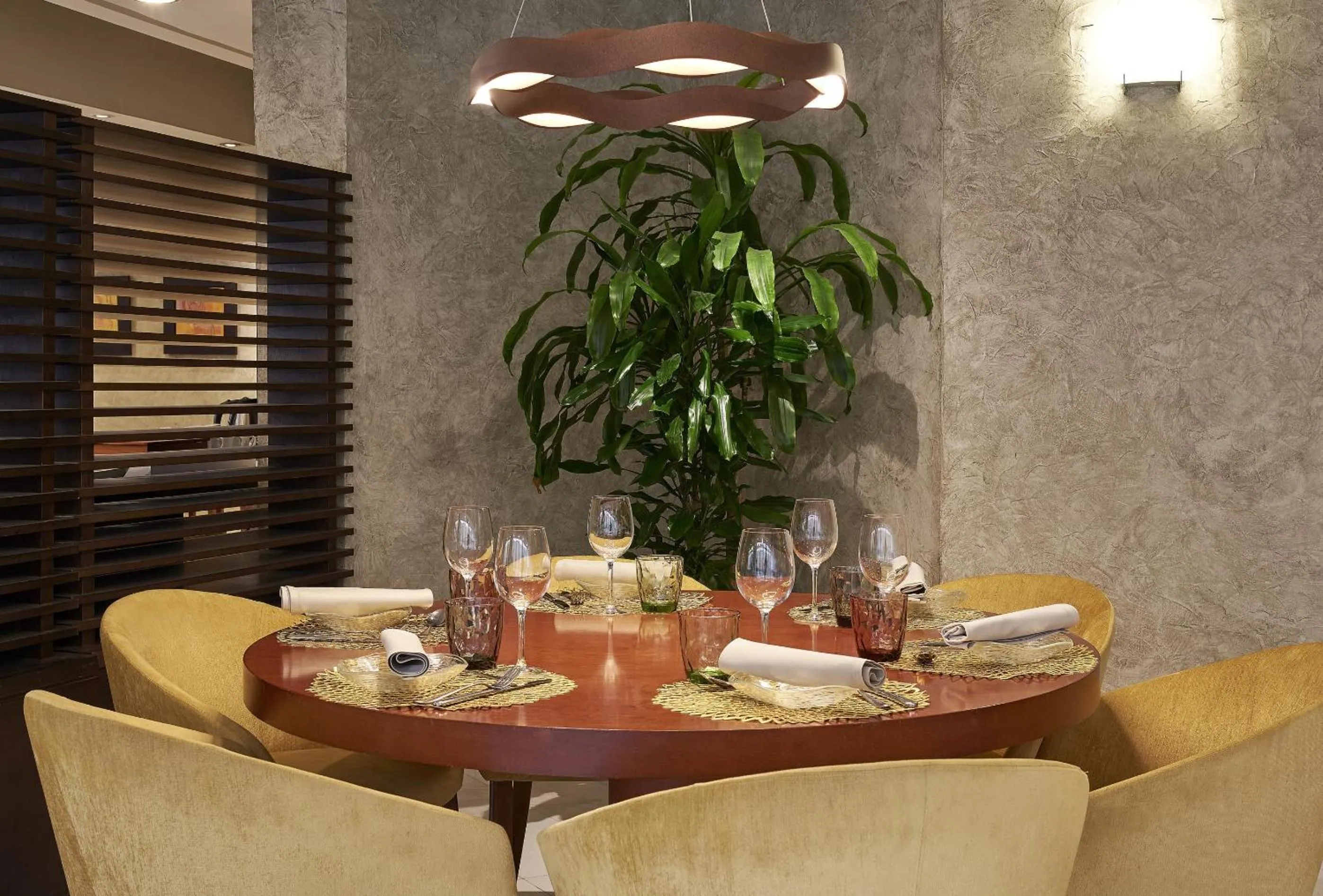 Restaurant/places to eat in NH Lleida Pirineos