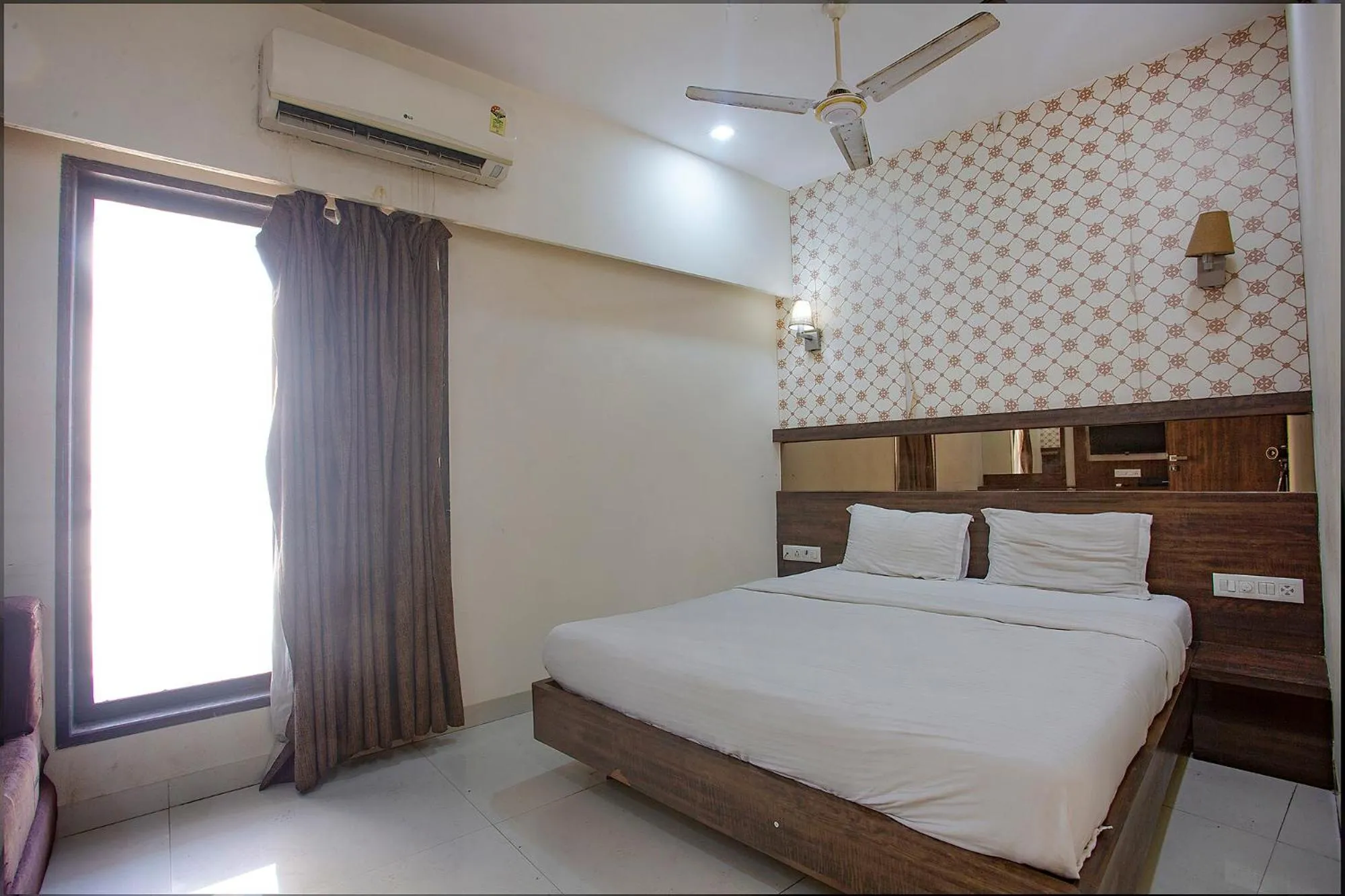 Photo of the whole room, Bed in Via Shivani Residency - Mira Road