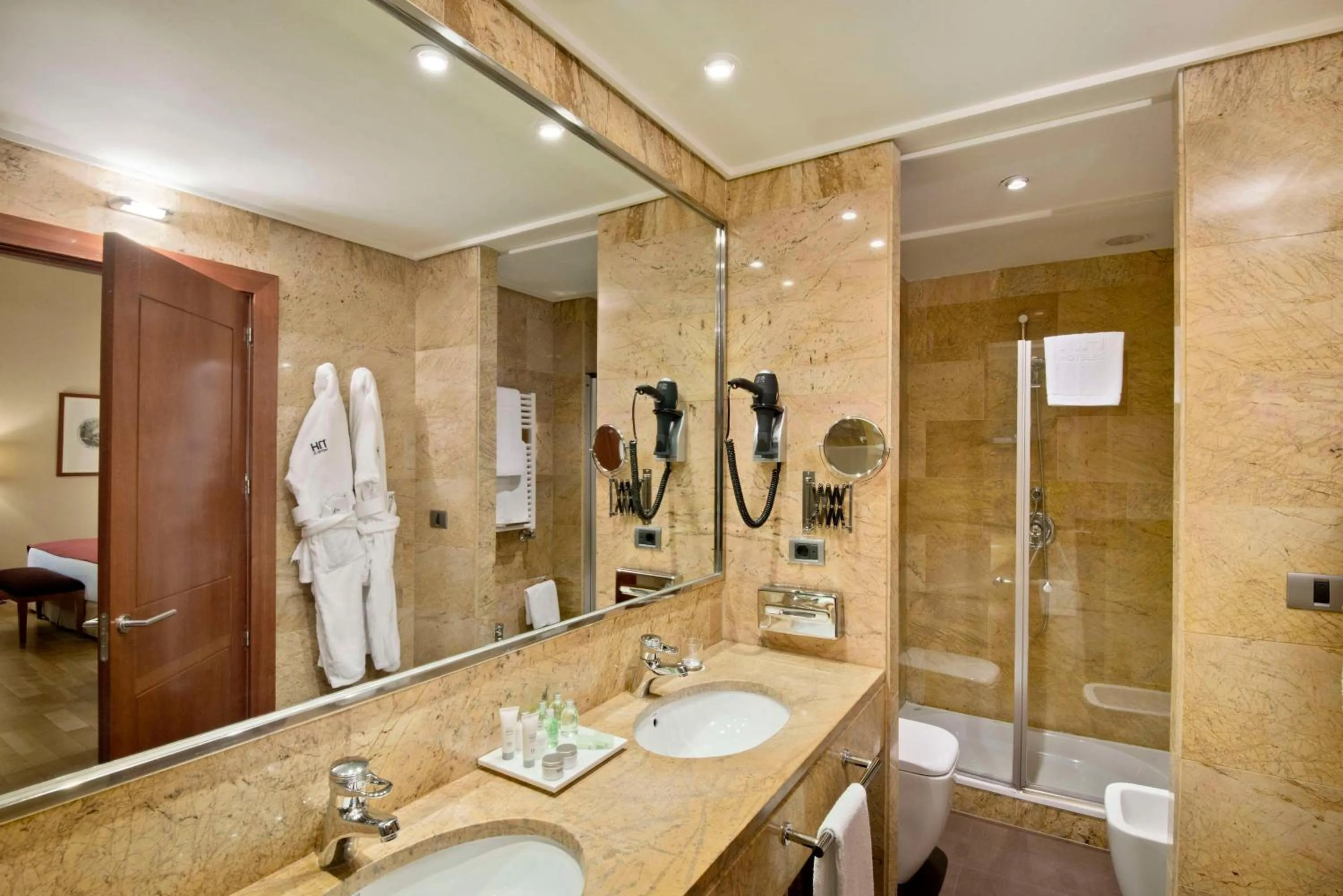 Bathroom in NH Collection Vigo