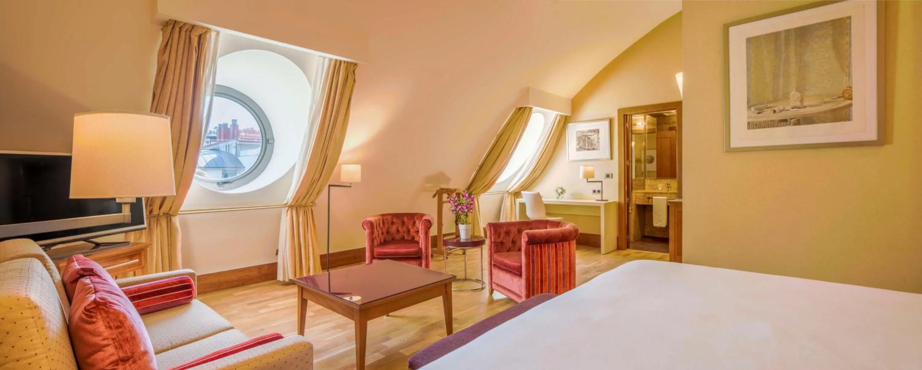 Bedroom, Bed in NH Collection Vigo