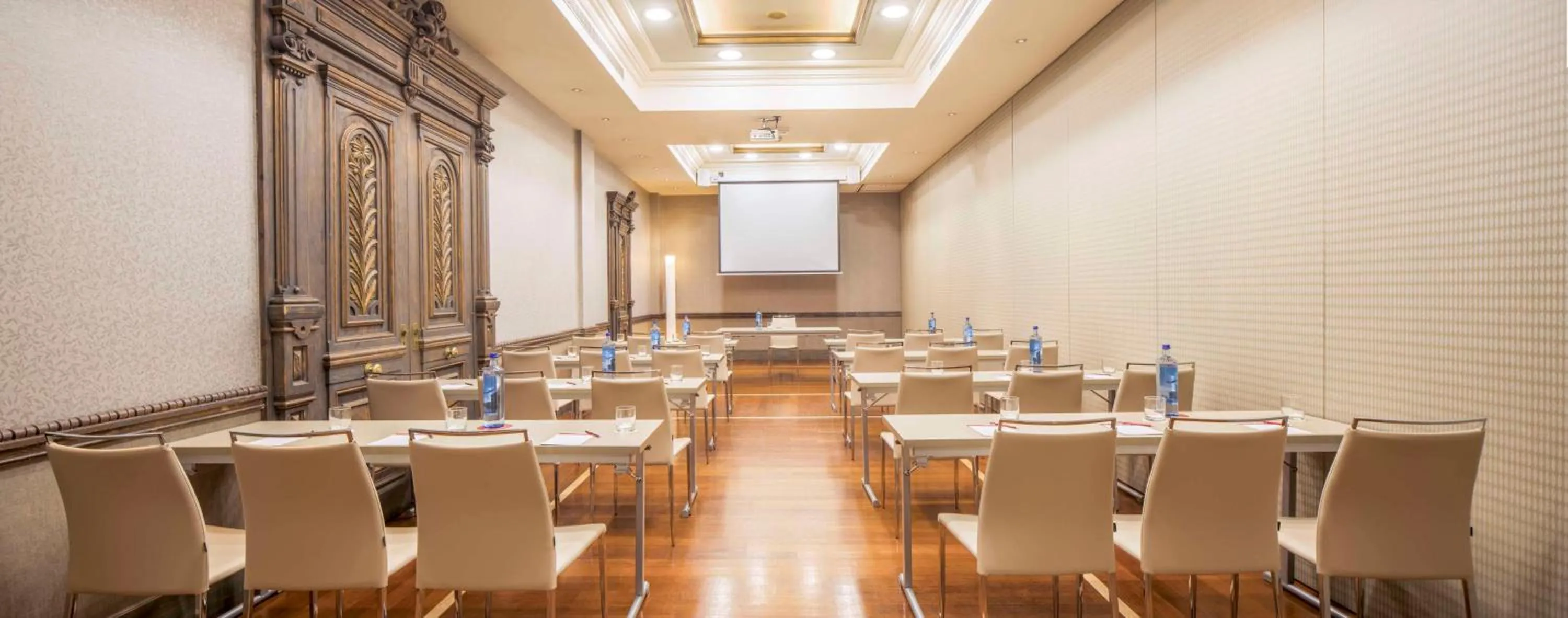 Meeting/conference room in NH Collection Vigo