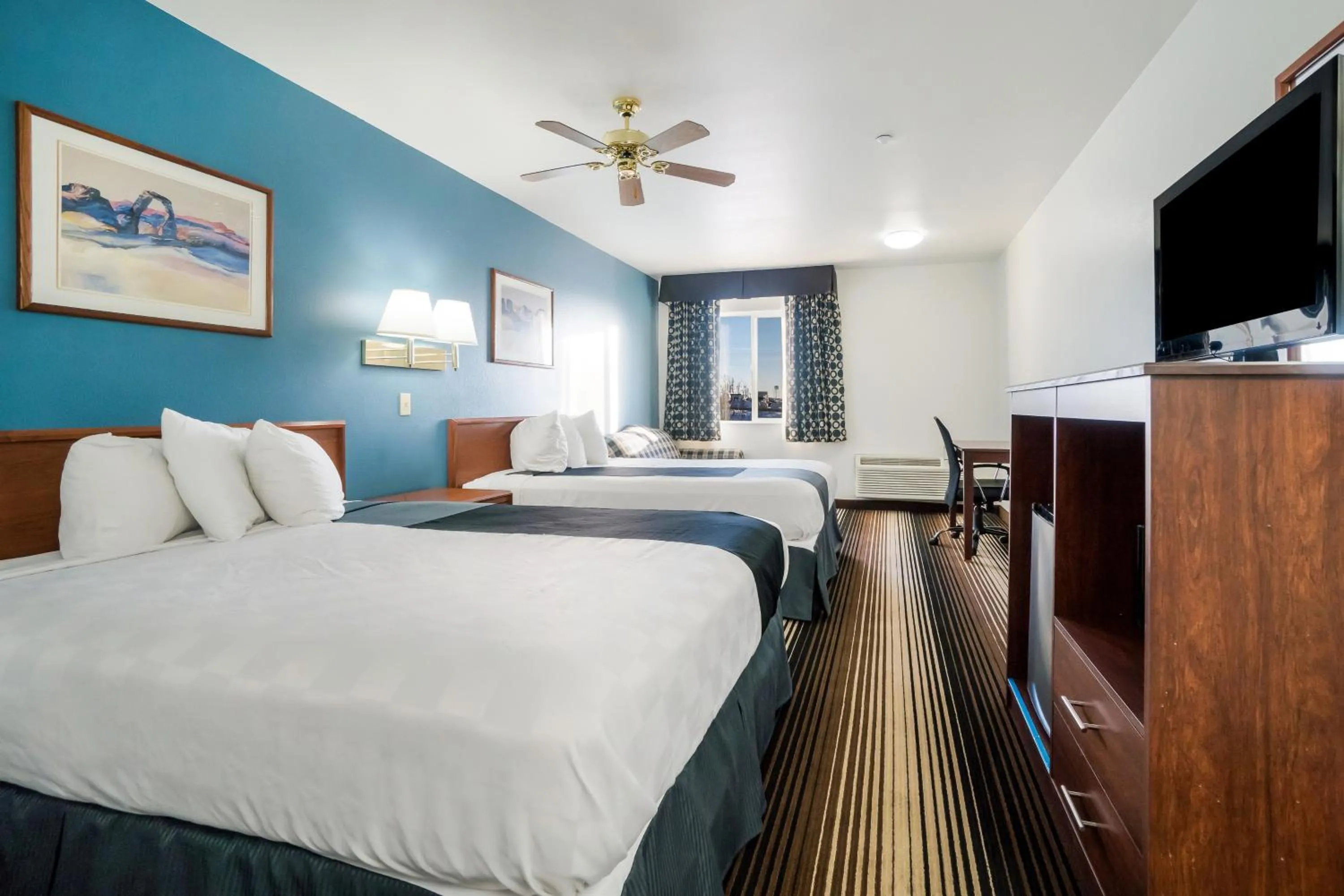 Bed in Americas Best Value Inn Green River