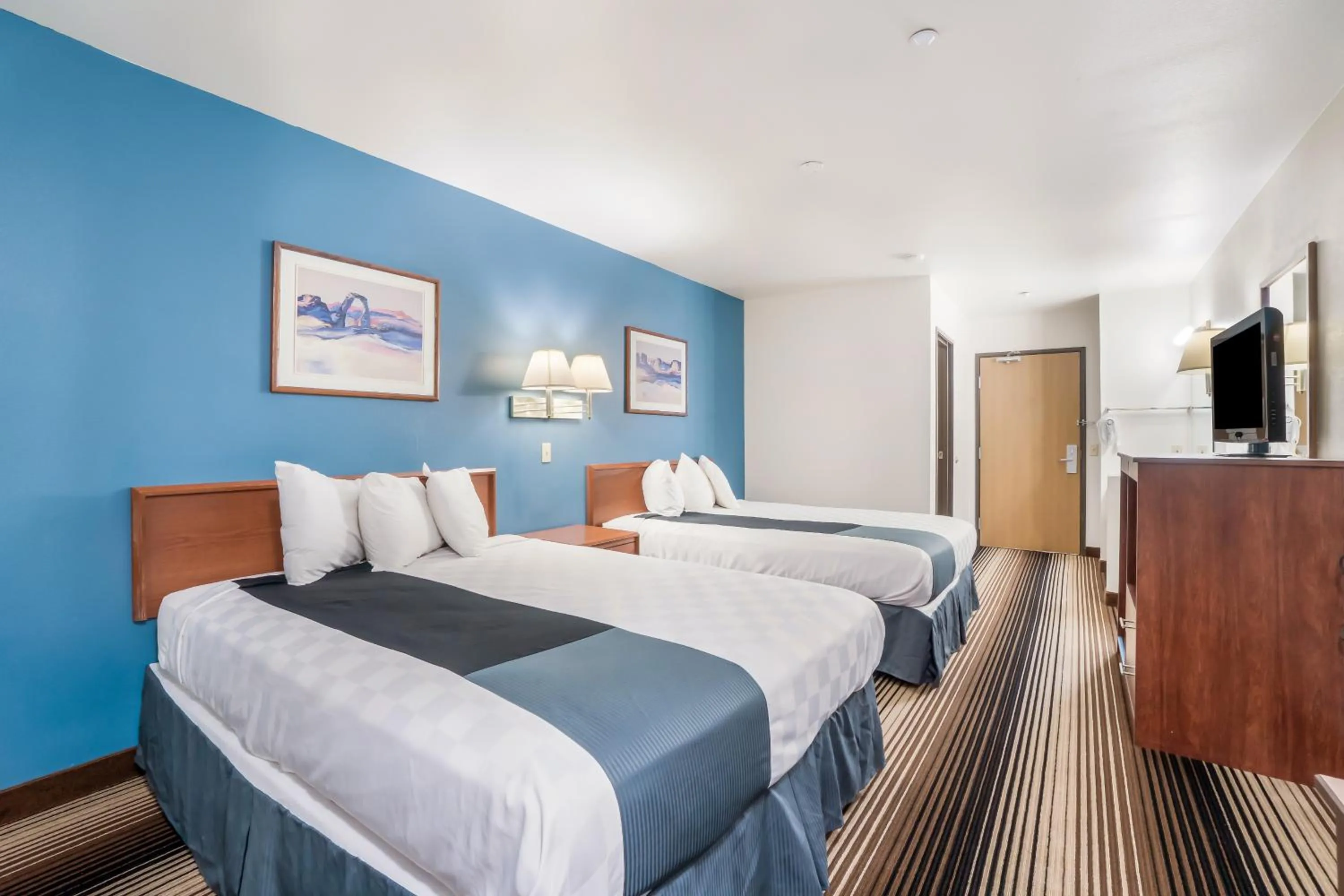 Bed in Americas Best Value Inn Green River