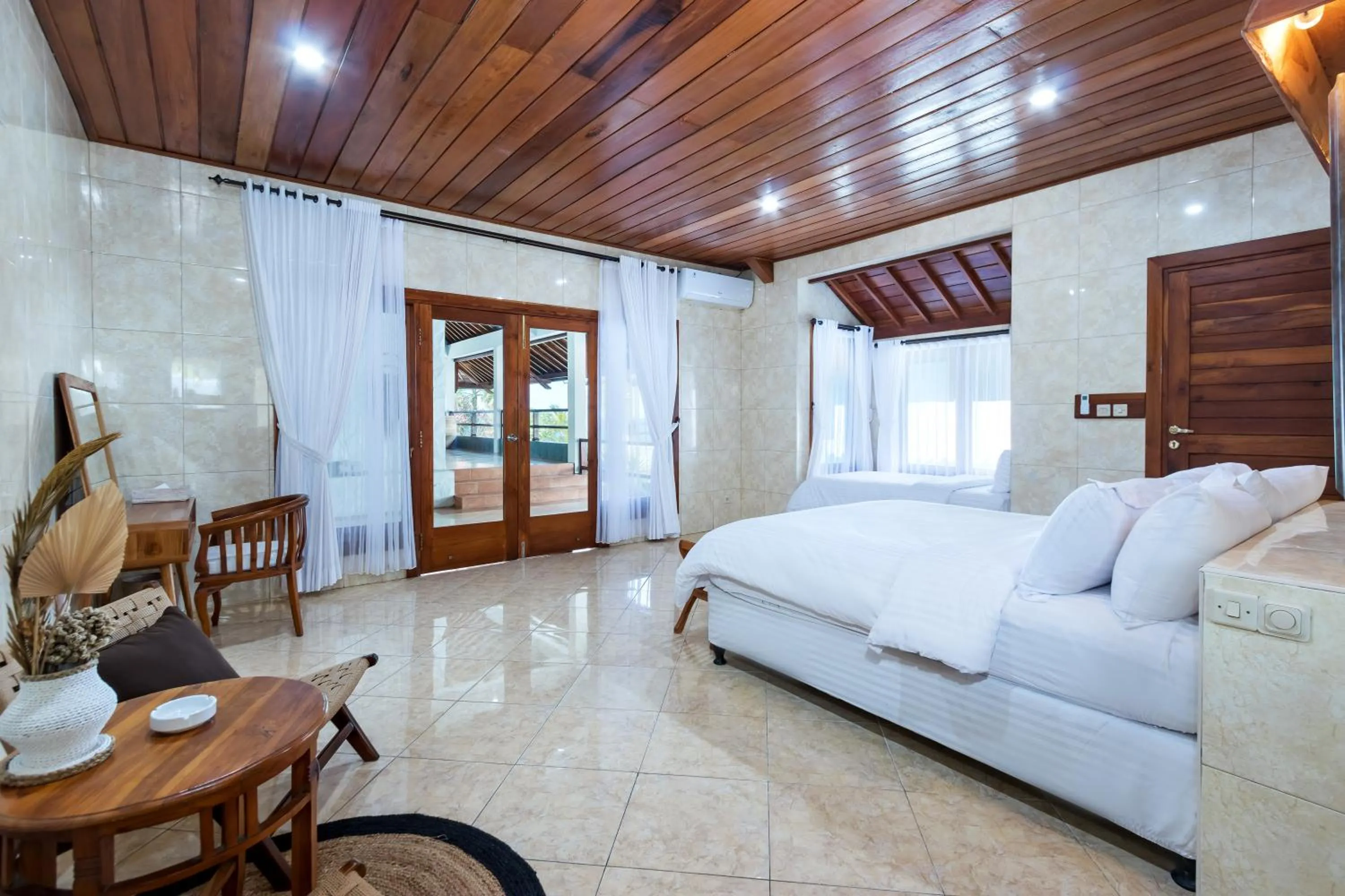 Bed in Kanna Seafront Estate Tulamben