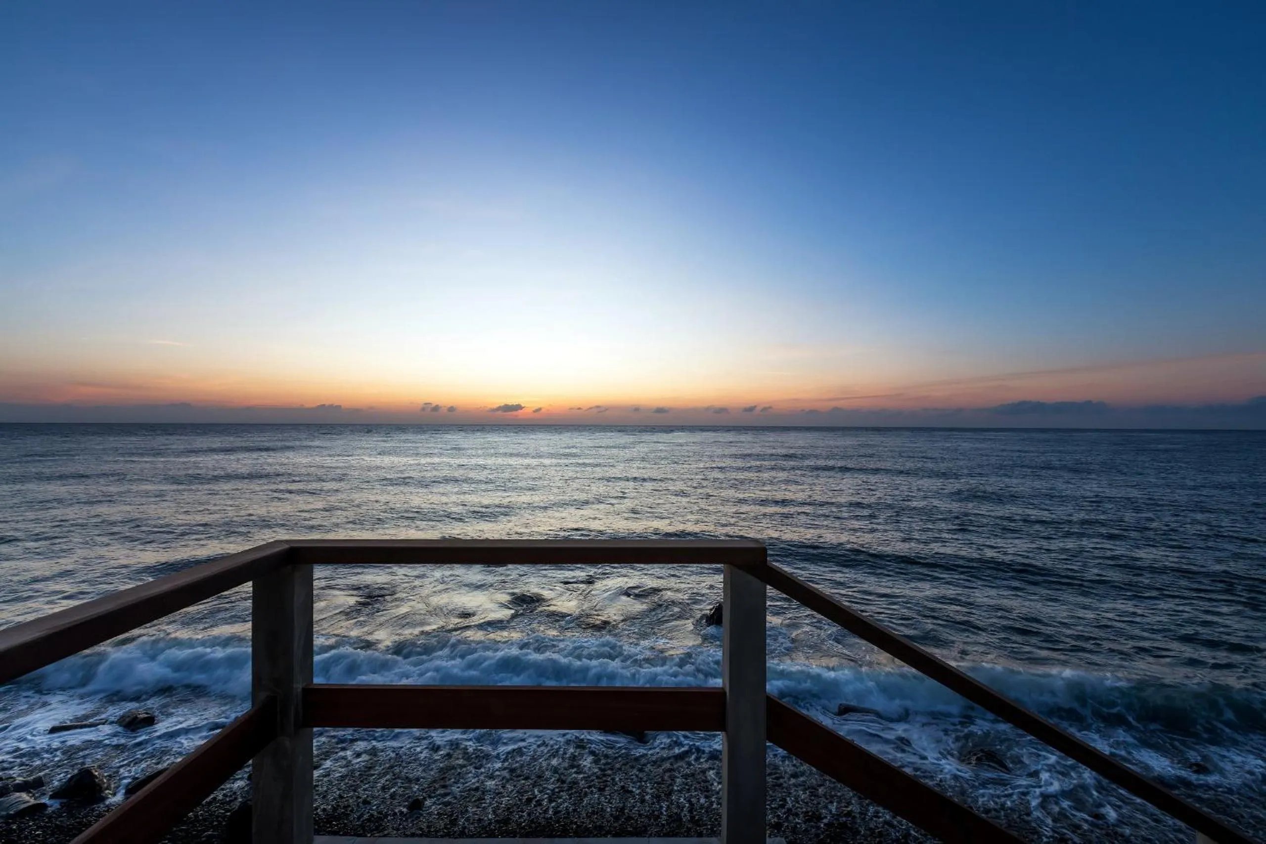 Sunrise in Kanna Seafront Estate Tulamben