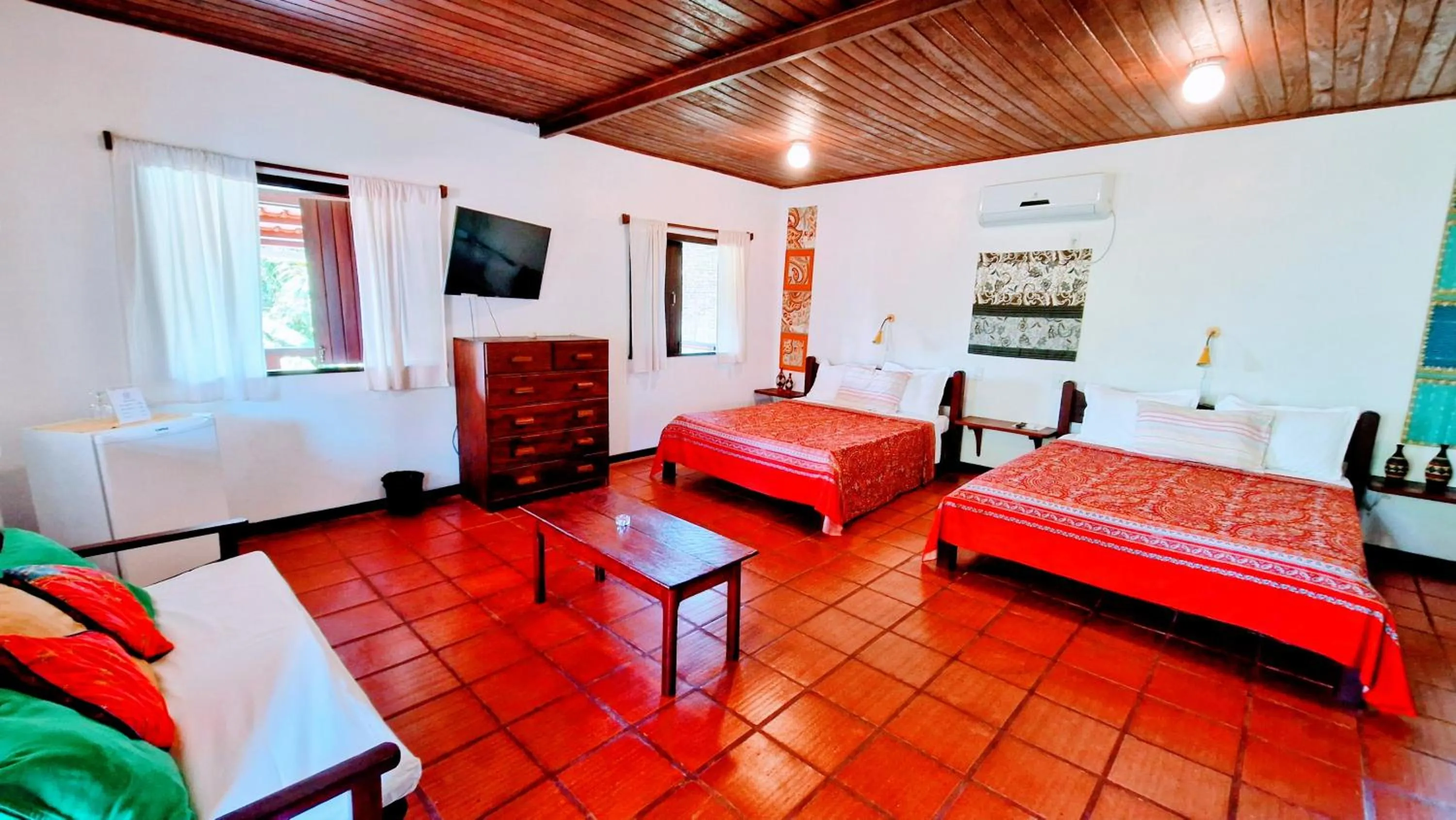 Photo of the whole room, Bed in Pousada Casa da Edinha