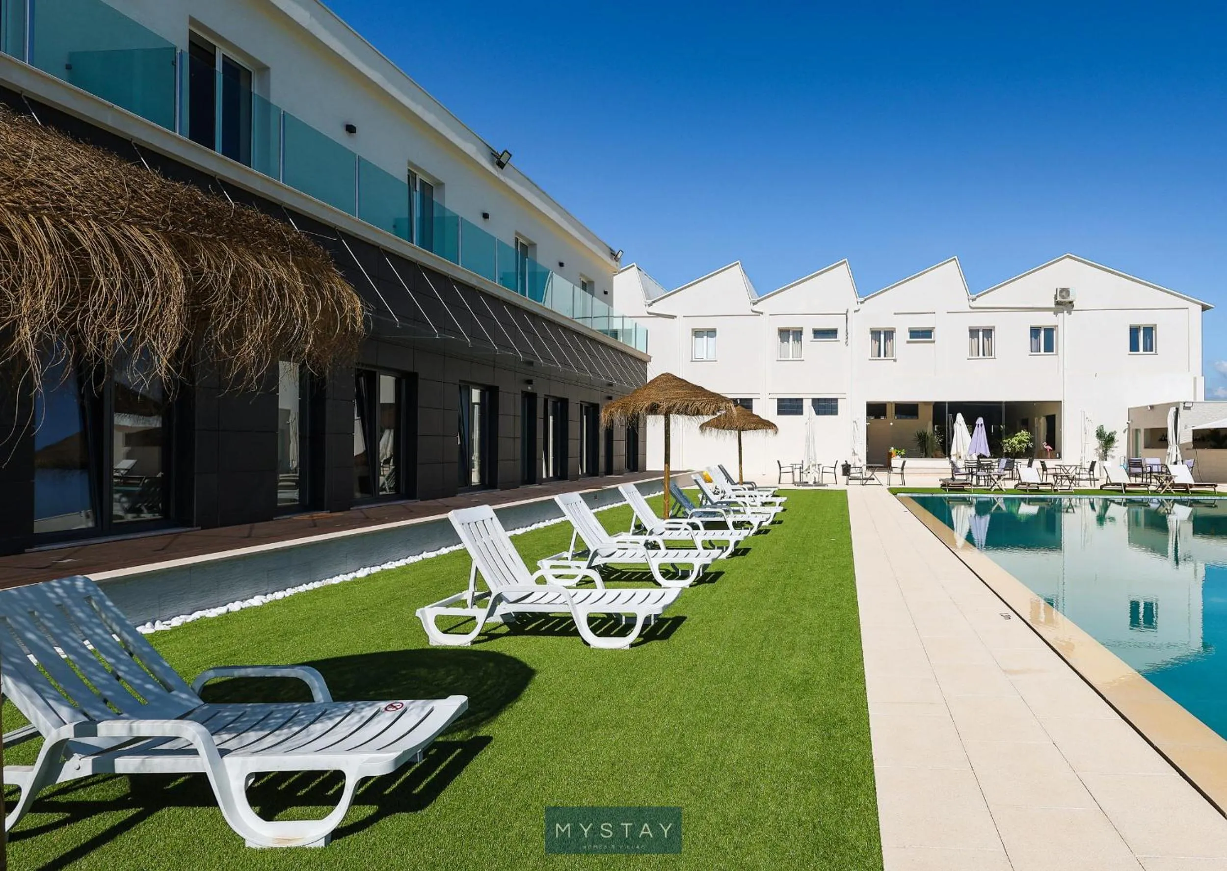 Swimming pool in Hotel Lena Village
