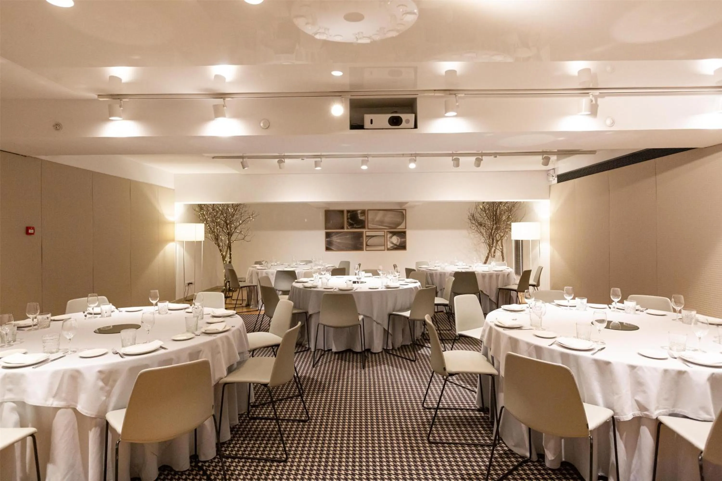 Meeting/conference room in Alexandra Barcelona Hotel, Curio Collection by Hilton