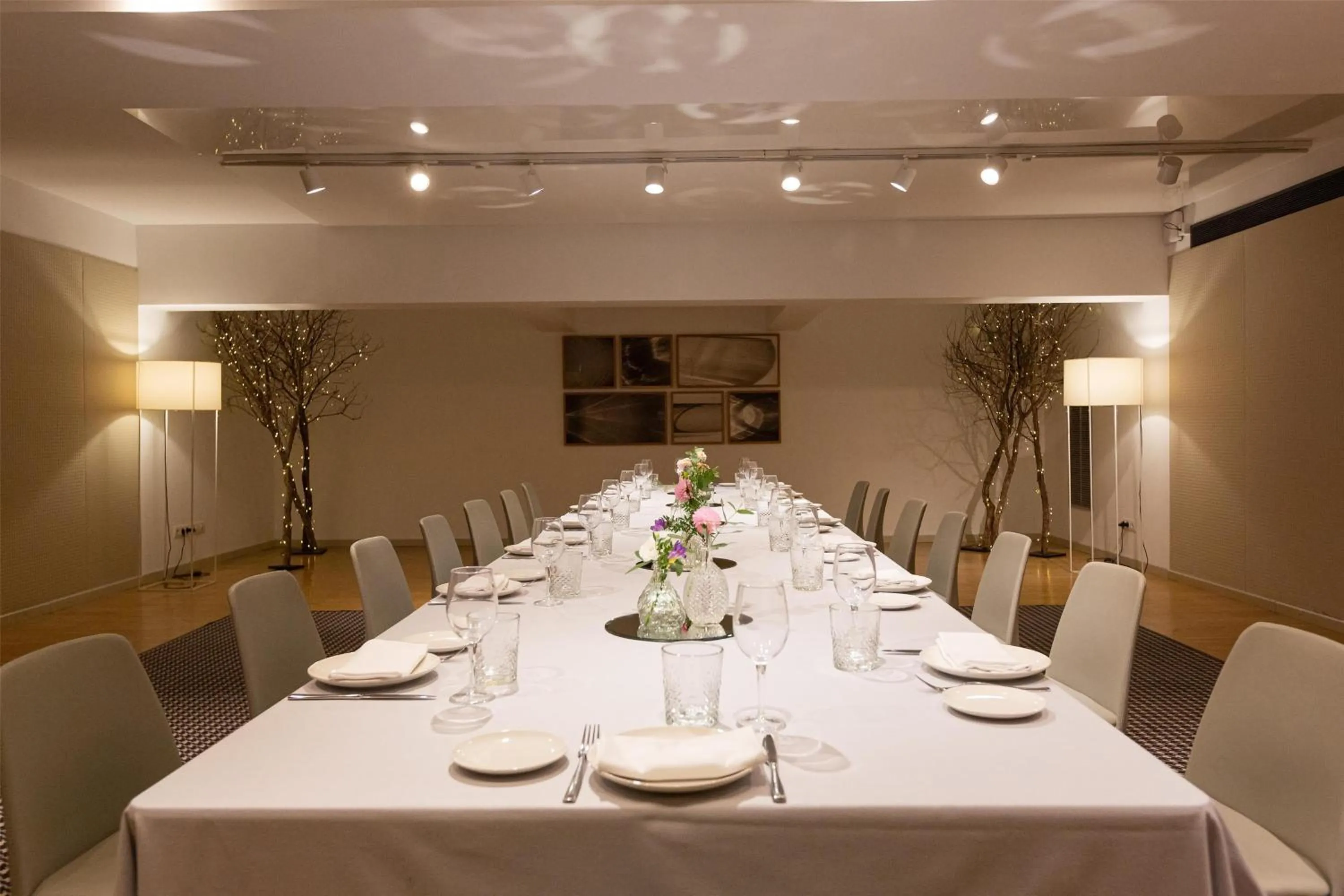 Meeting/conference room in Alexandra Barcelona Hotel, Curio Collection by Hilton