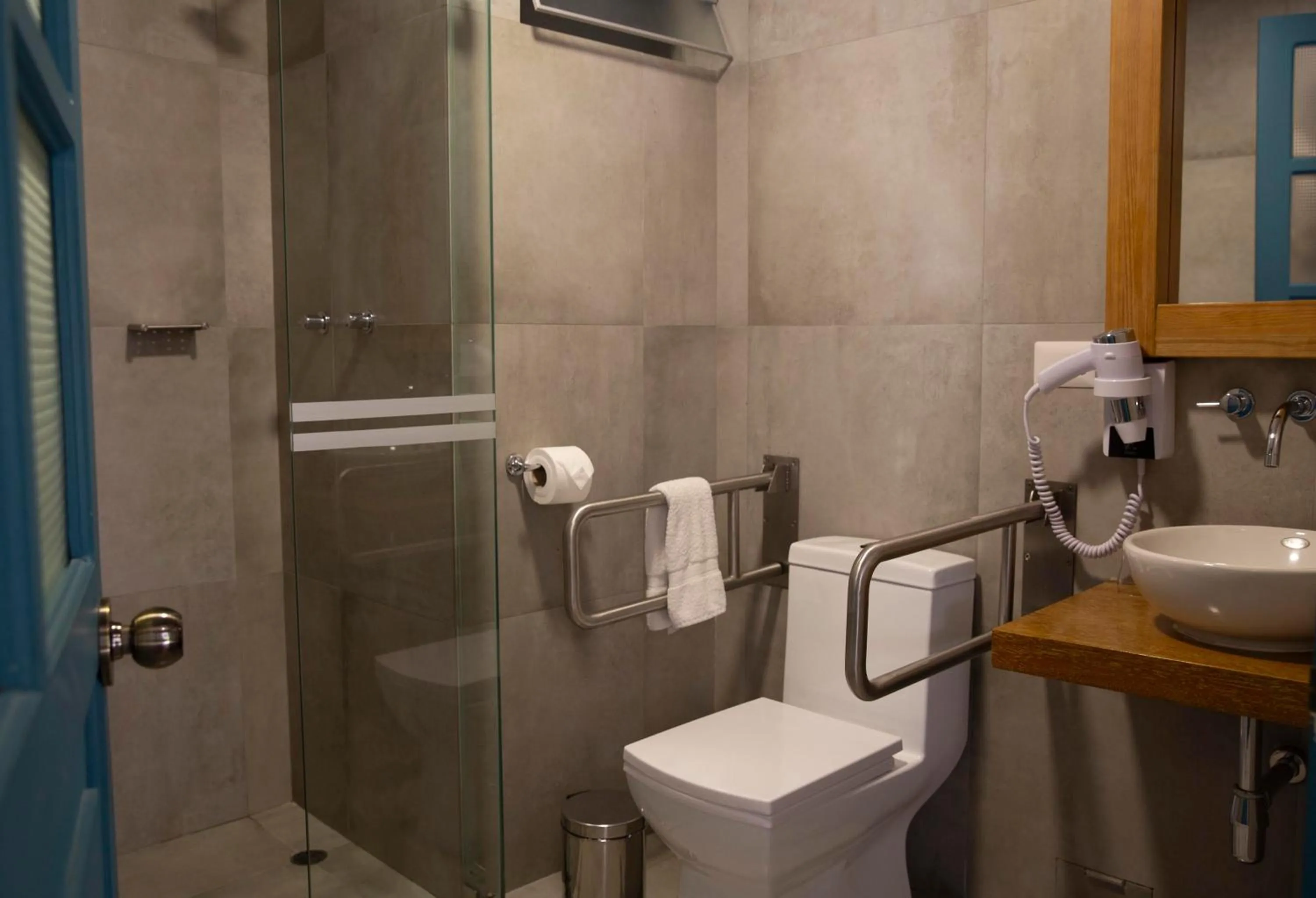 Shower in Abittare Hotel