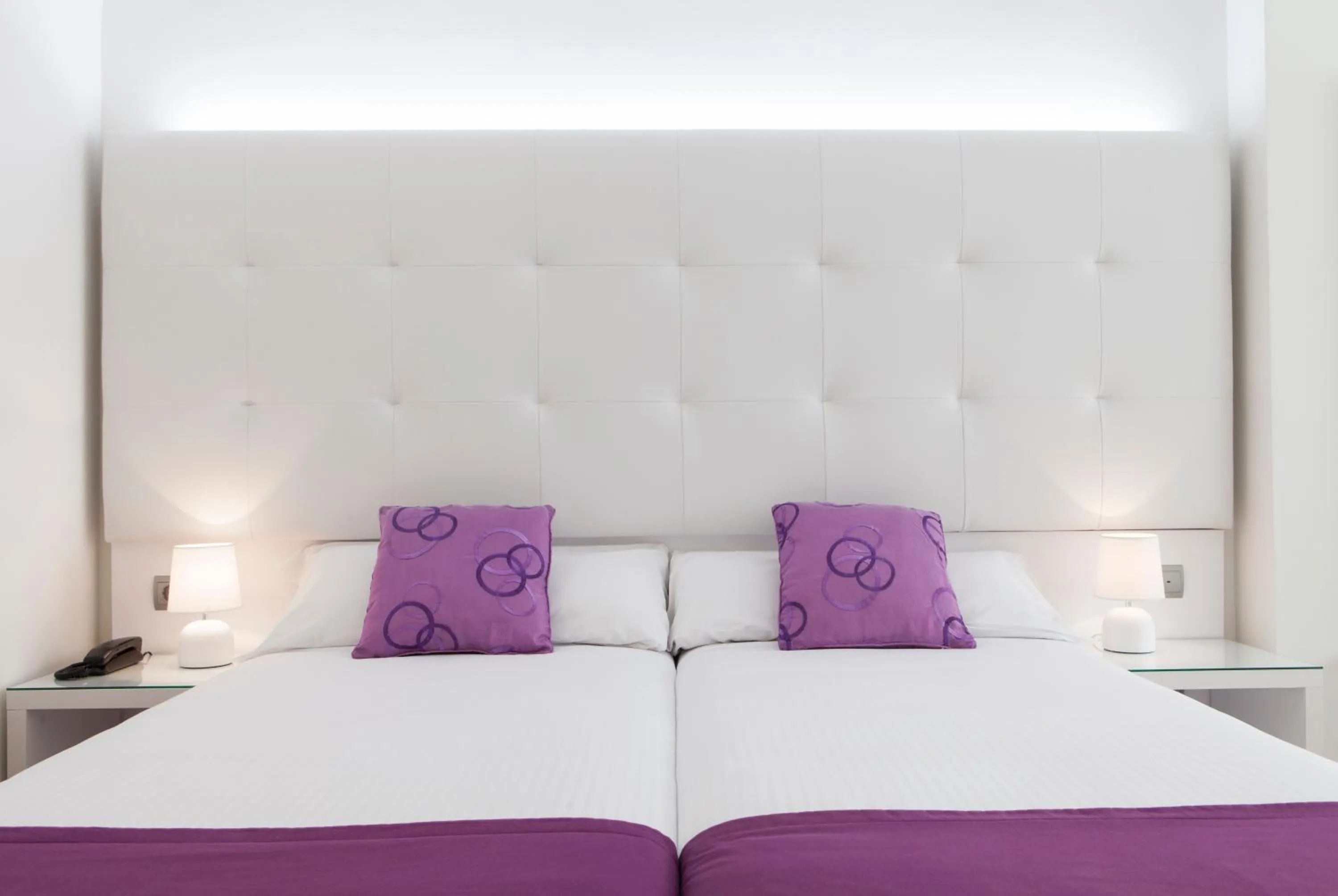 Bedroom, Bed in Hotel Albahia Alicante