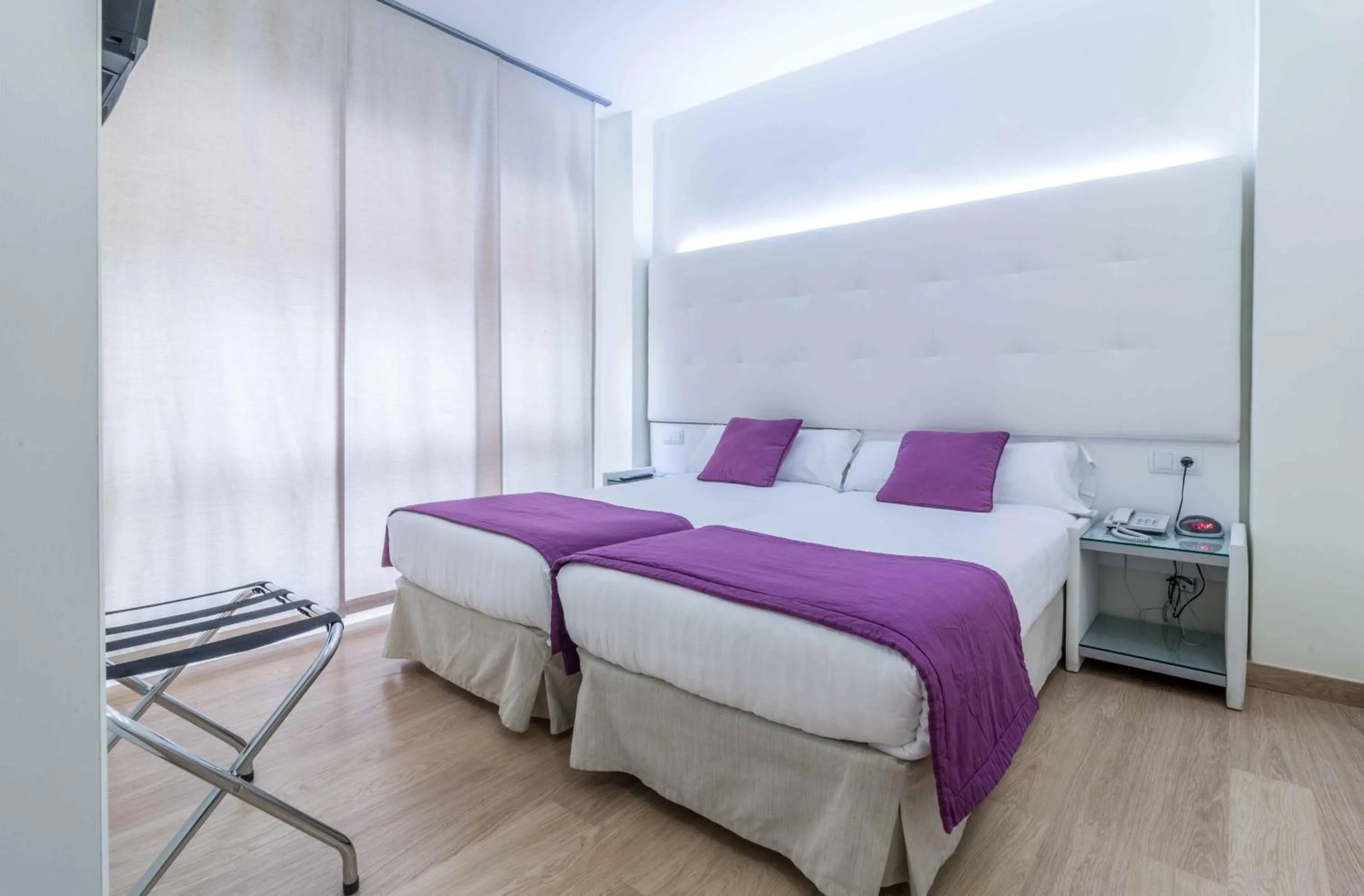 Bedroom, Bed in Hotel Albahia Alicante