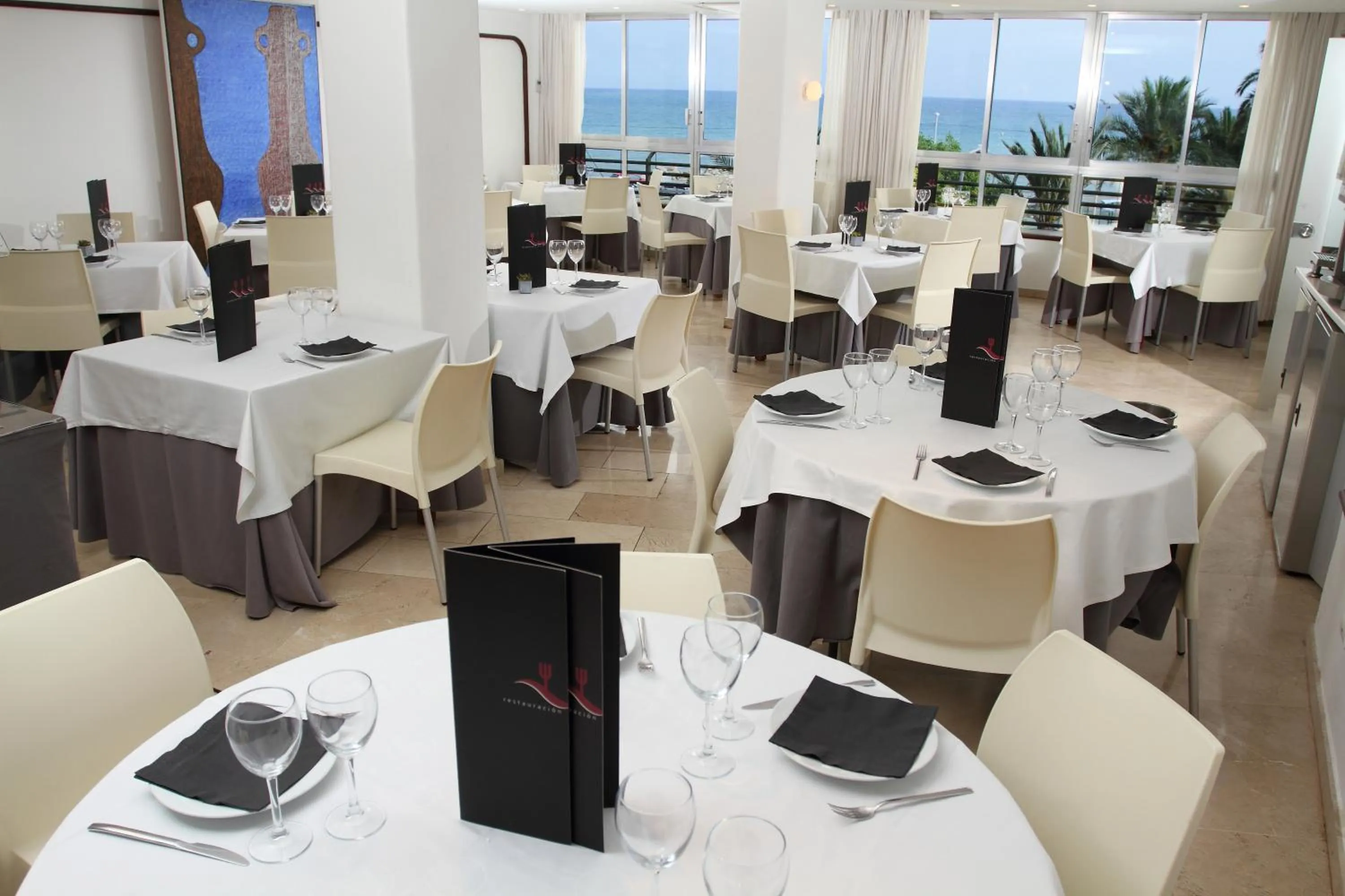 Restaurant/places to eat in Hotel Albahia Alicante