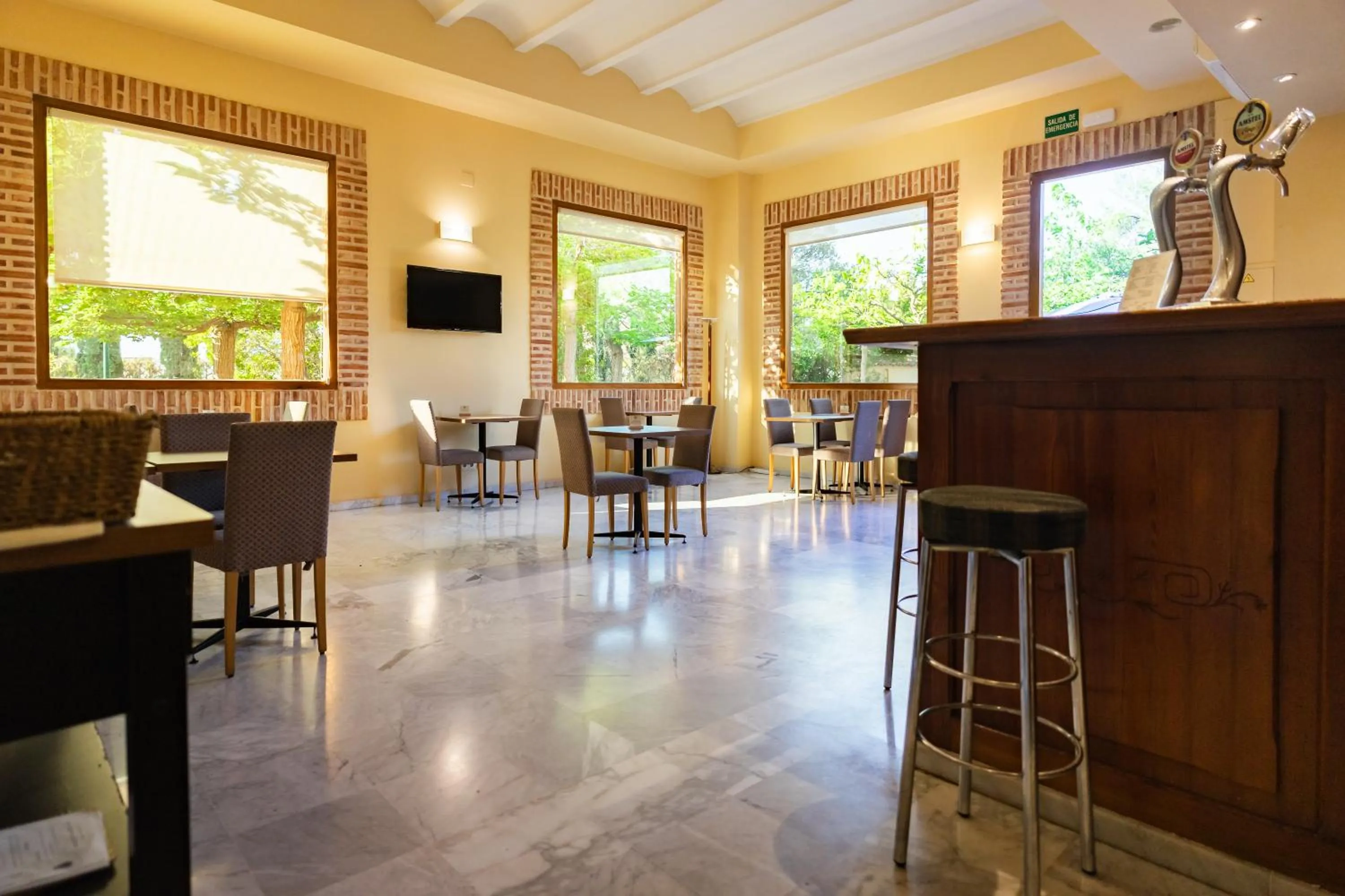 Lounge or bar in Ad Hoc Parque