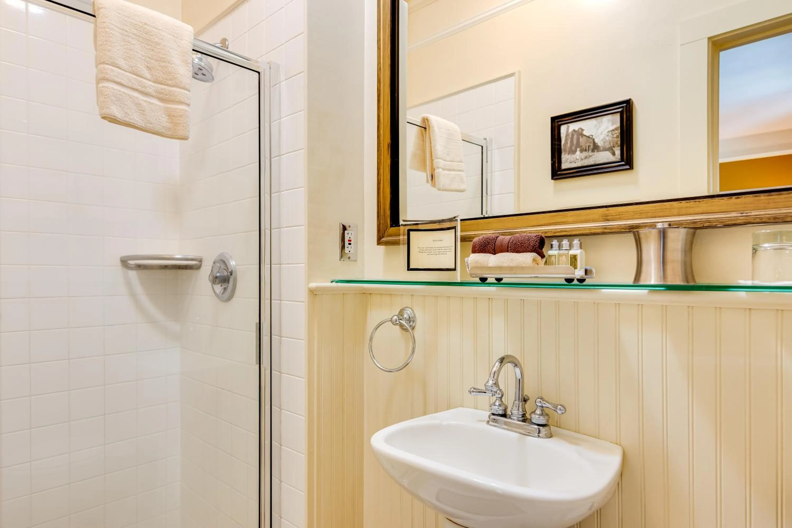 Bathroom in Chateau De Vie