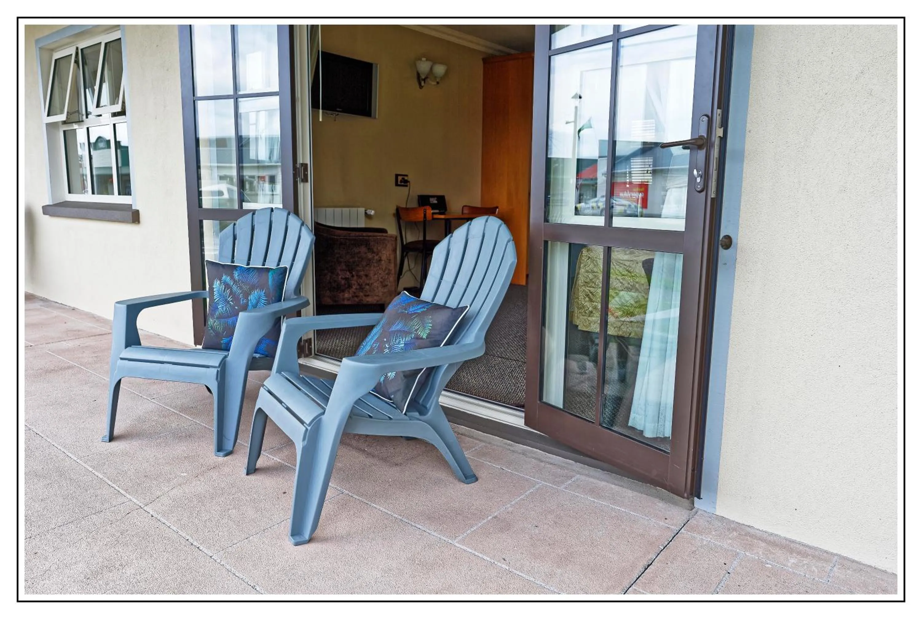 Patio in Lantern Court Motel