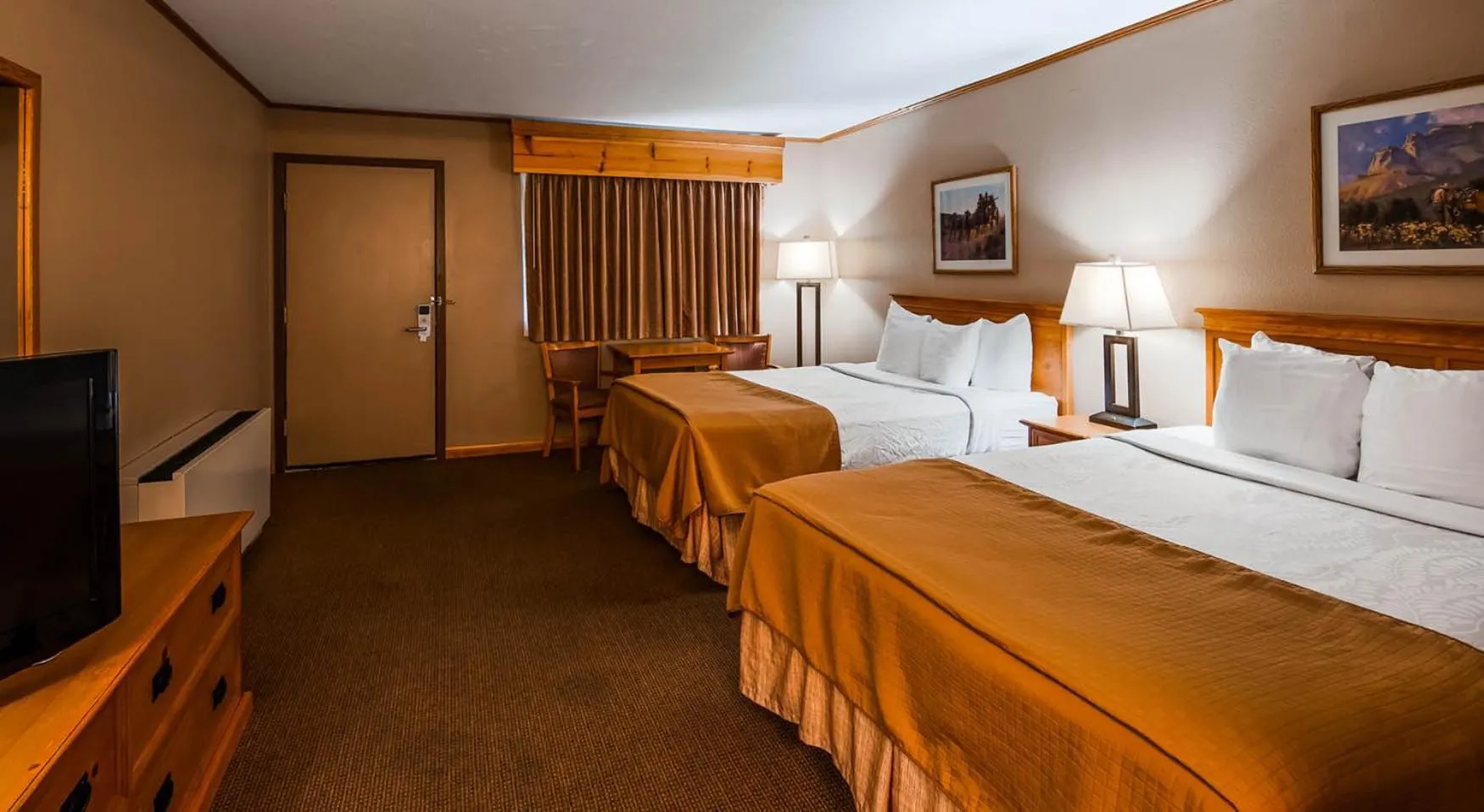 Photo of the whole room, Bed in Deadwood Miners Hotel & Restaurant