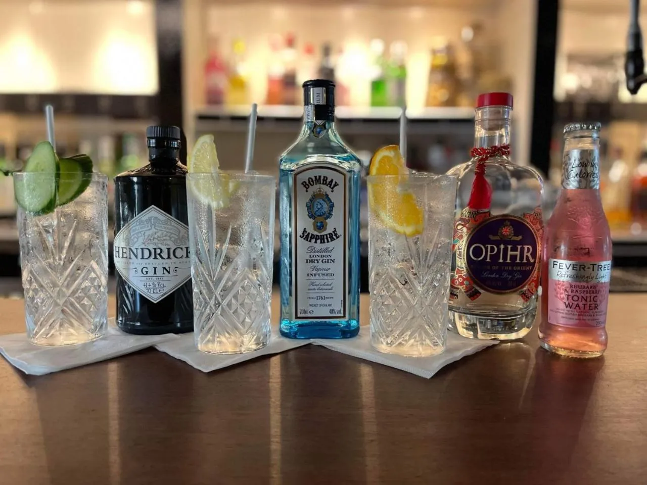 Lounge or bar in Cross Keys Inn