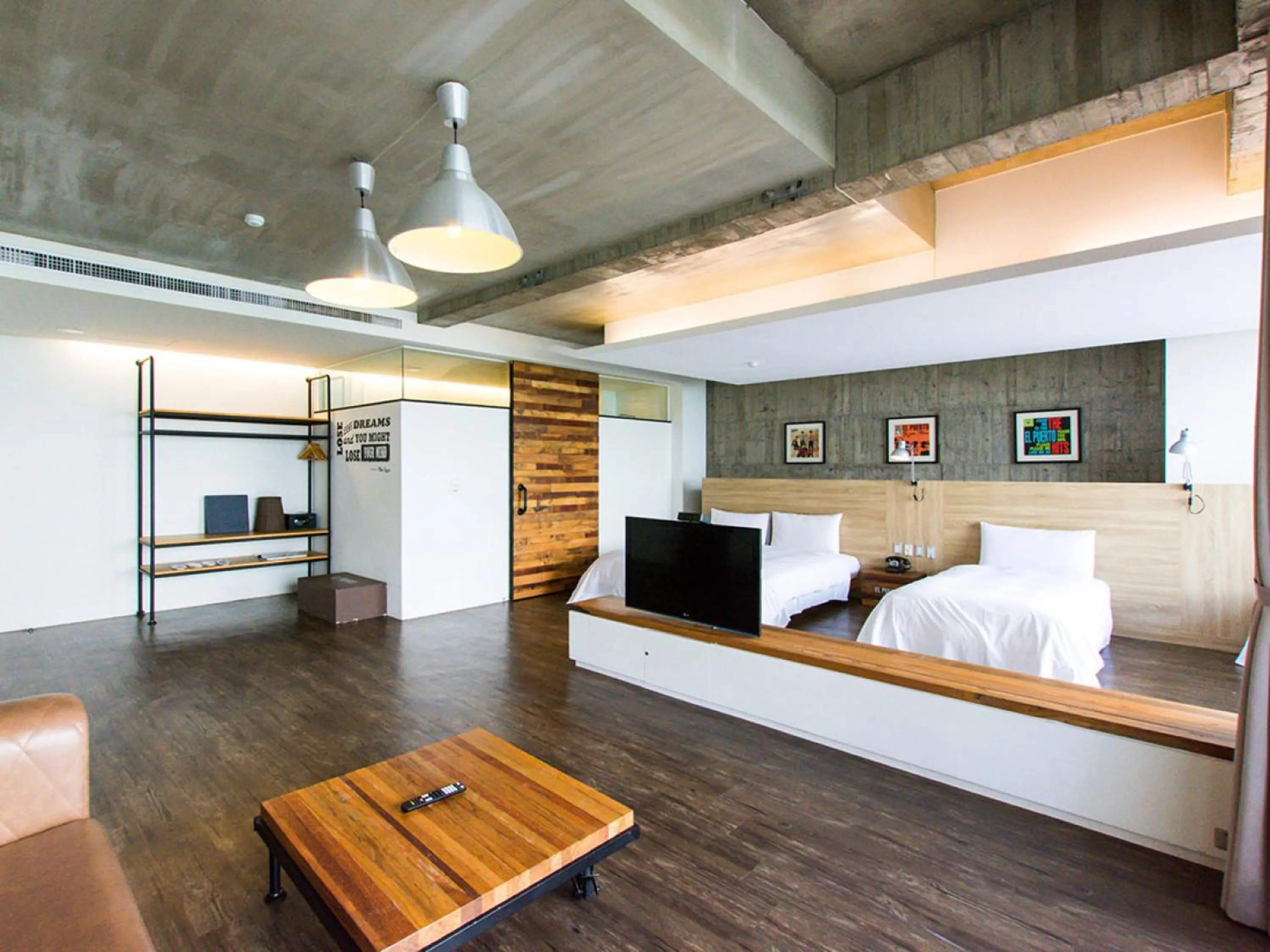 Communal lounge/ TV room in El Puerto Hotel