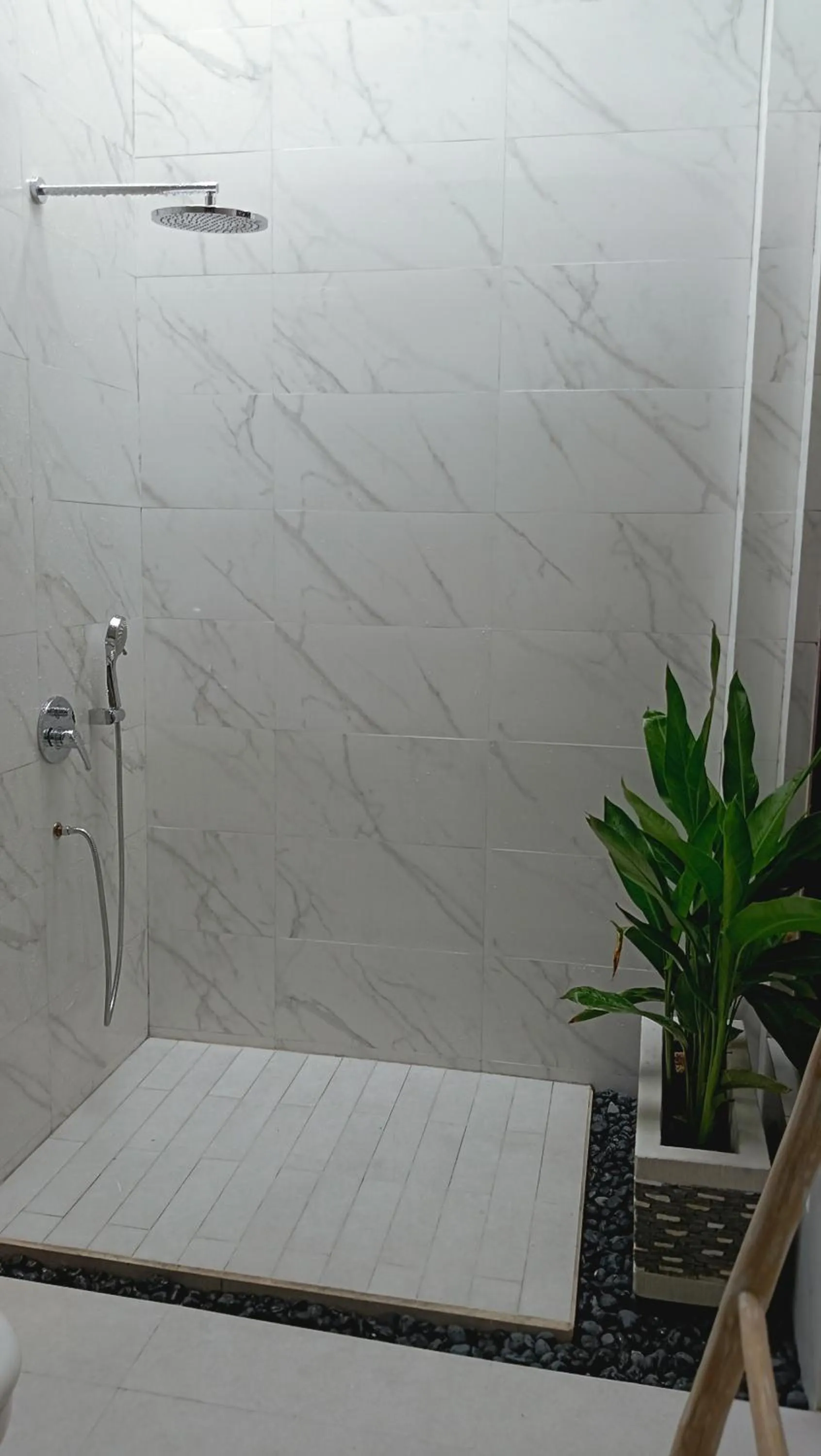 Shower in Kubu Garden Suites & Villas Nusa Dua