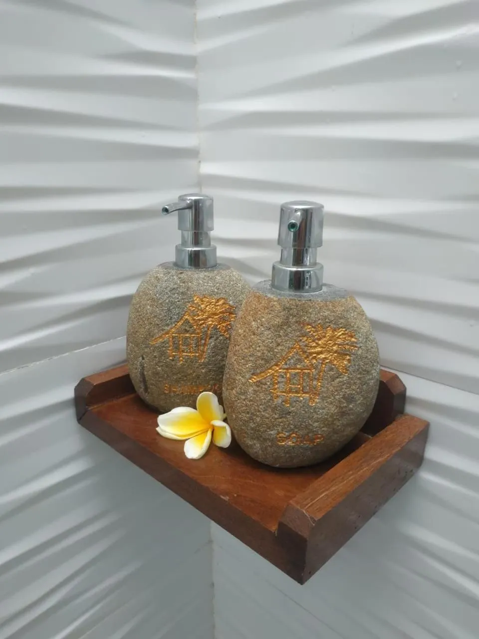 Shower in Kubu Garden Suites & Villas Nusa Dua