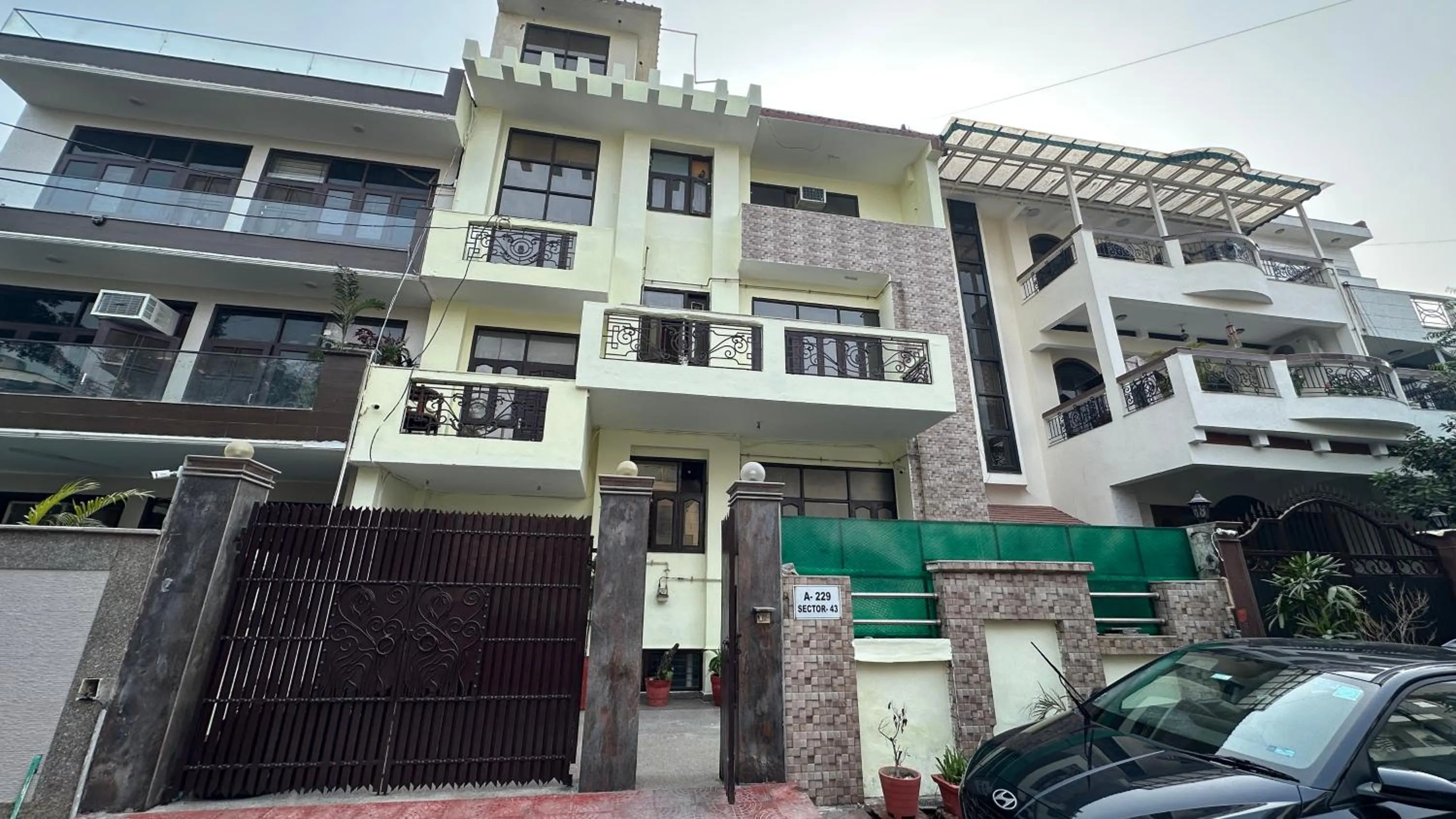 Property building in Hotel Ashray Noida