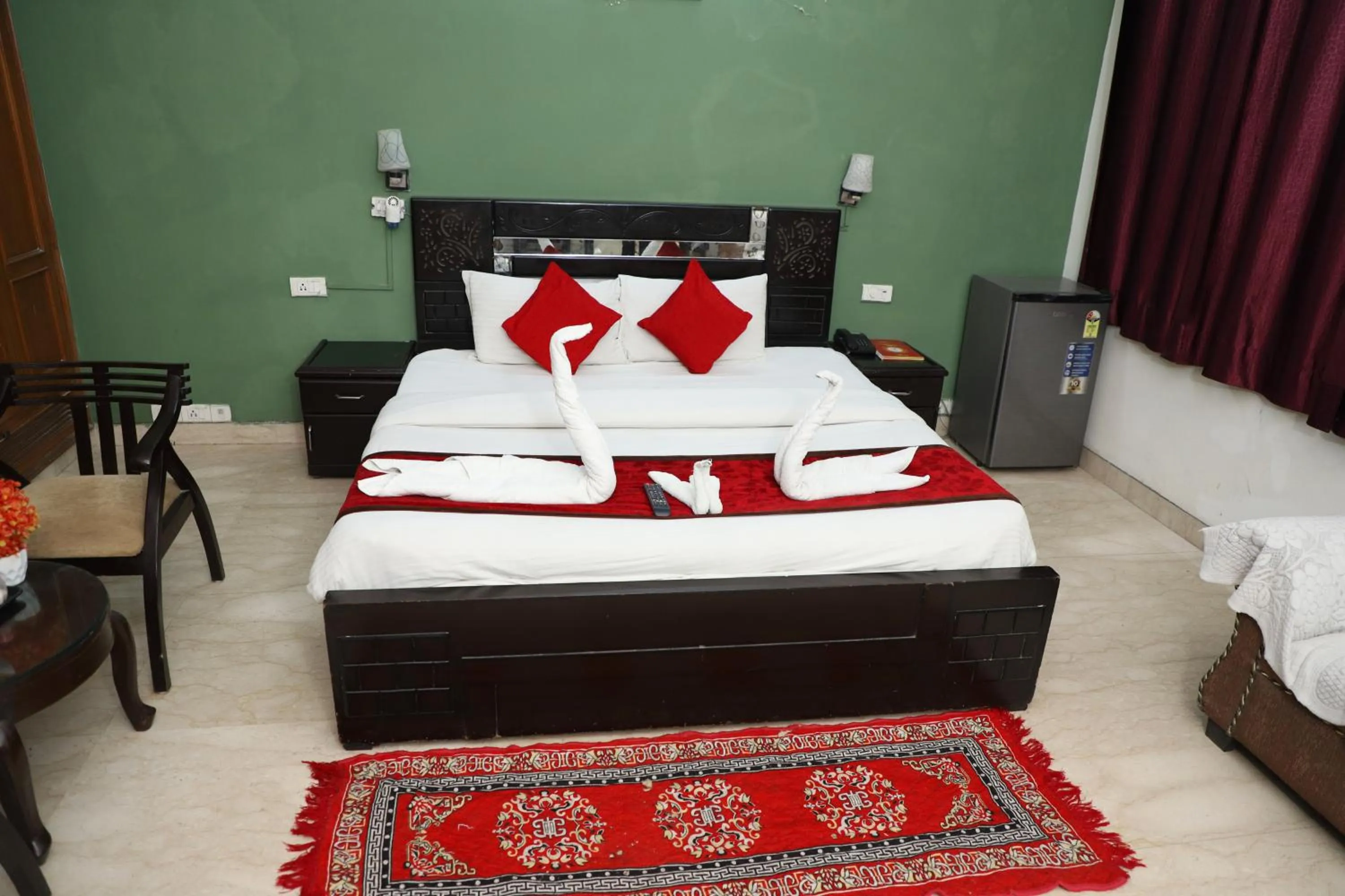 Bedroom, Bed in Hotel Ashray Noida
