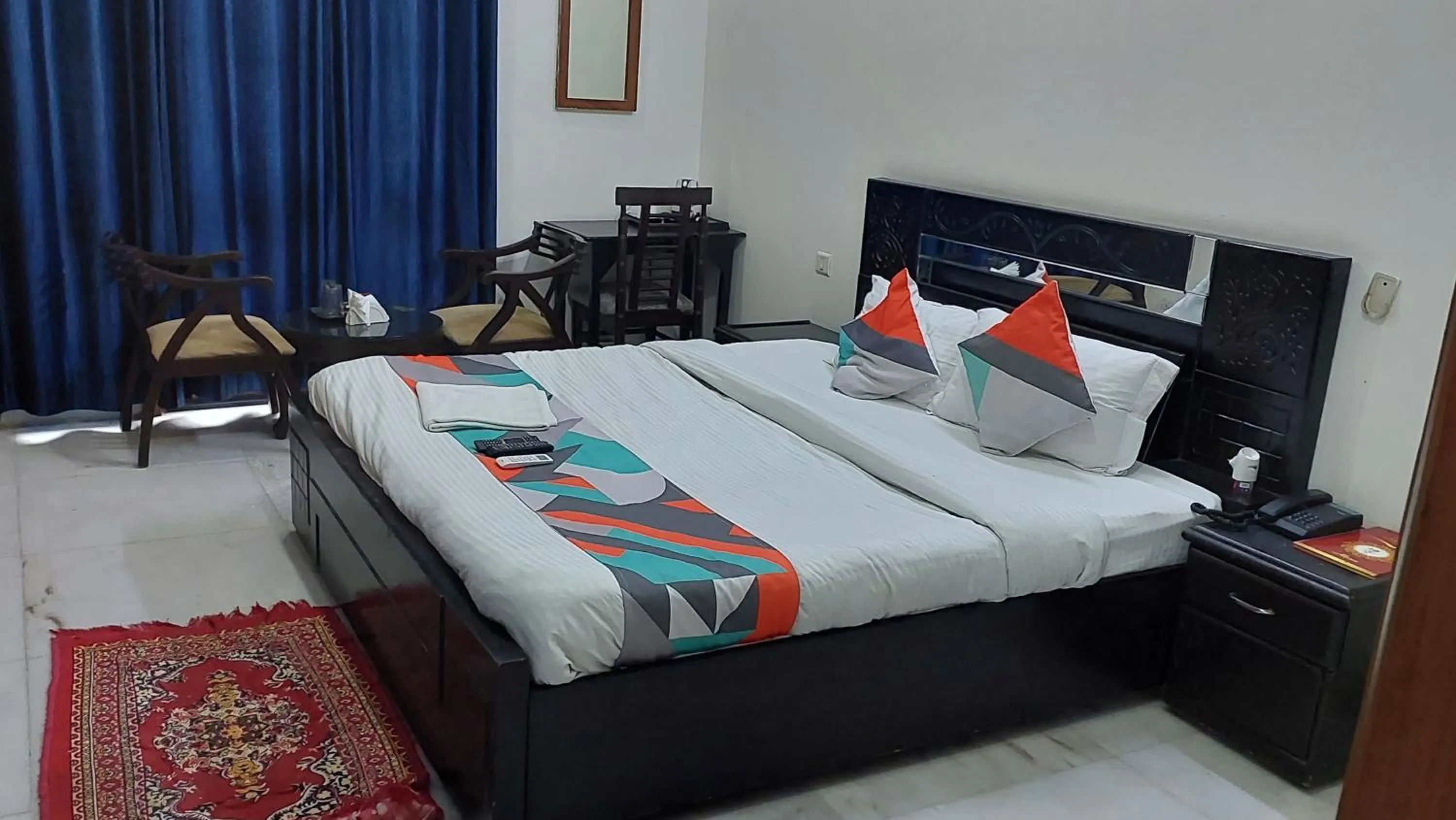 Bedroom, Bed in Hotel Ashray Noida
