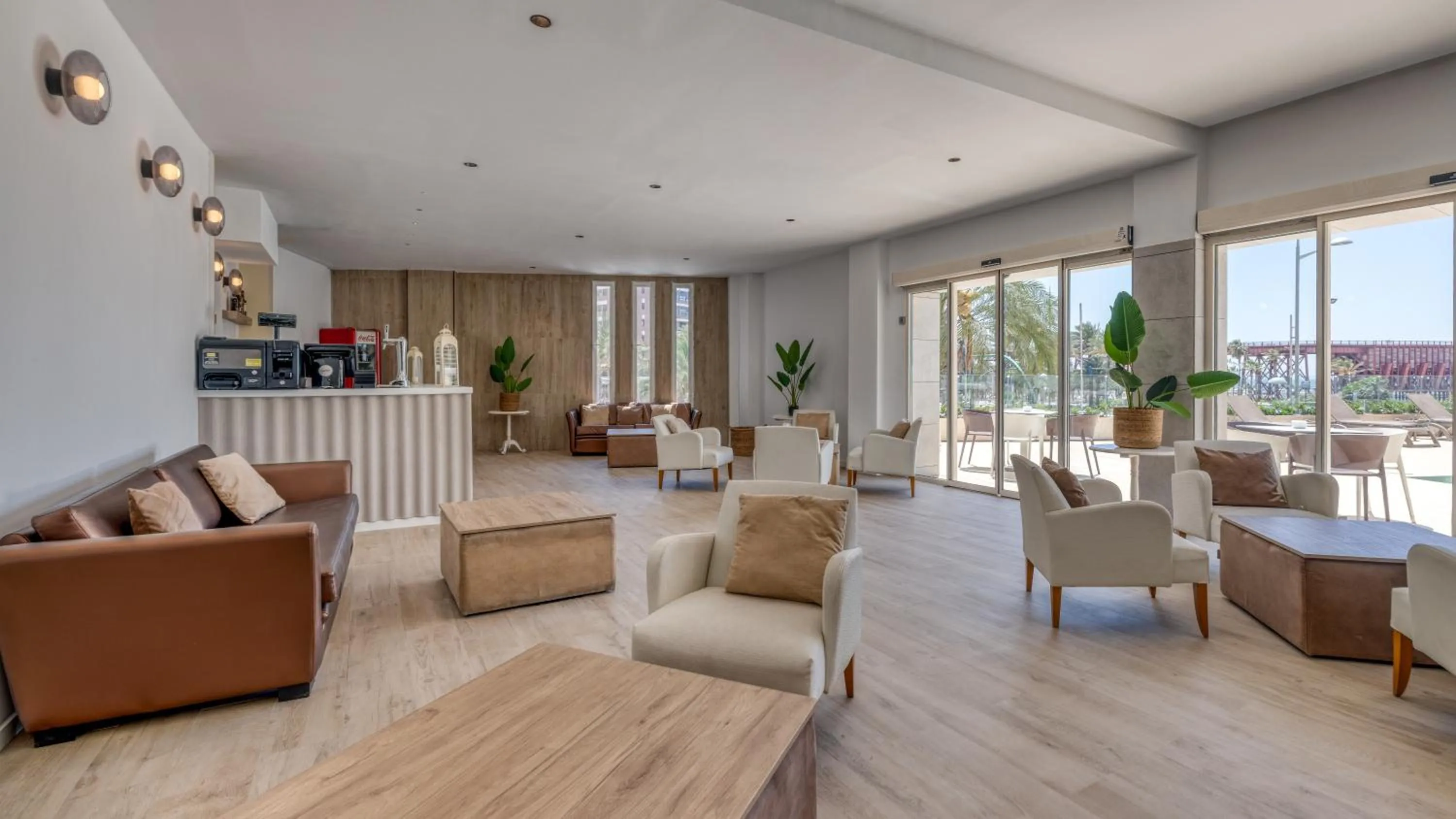 Lounge or bar in Ohtels Gran Hotel Almeria