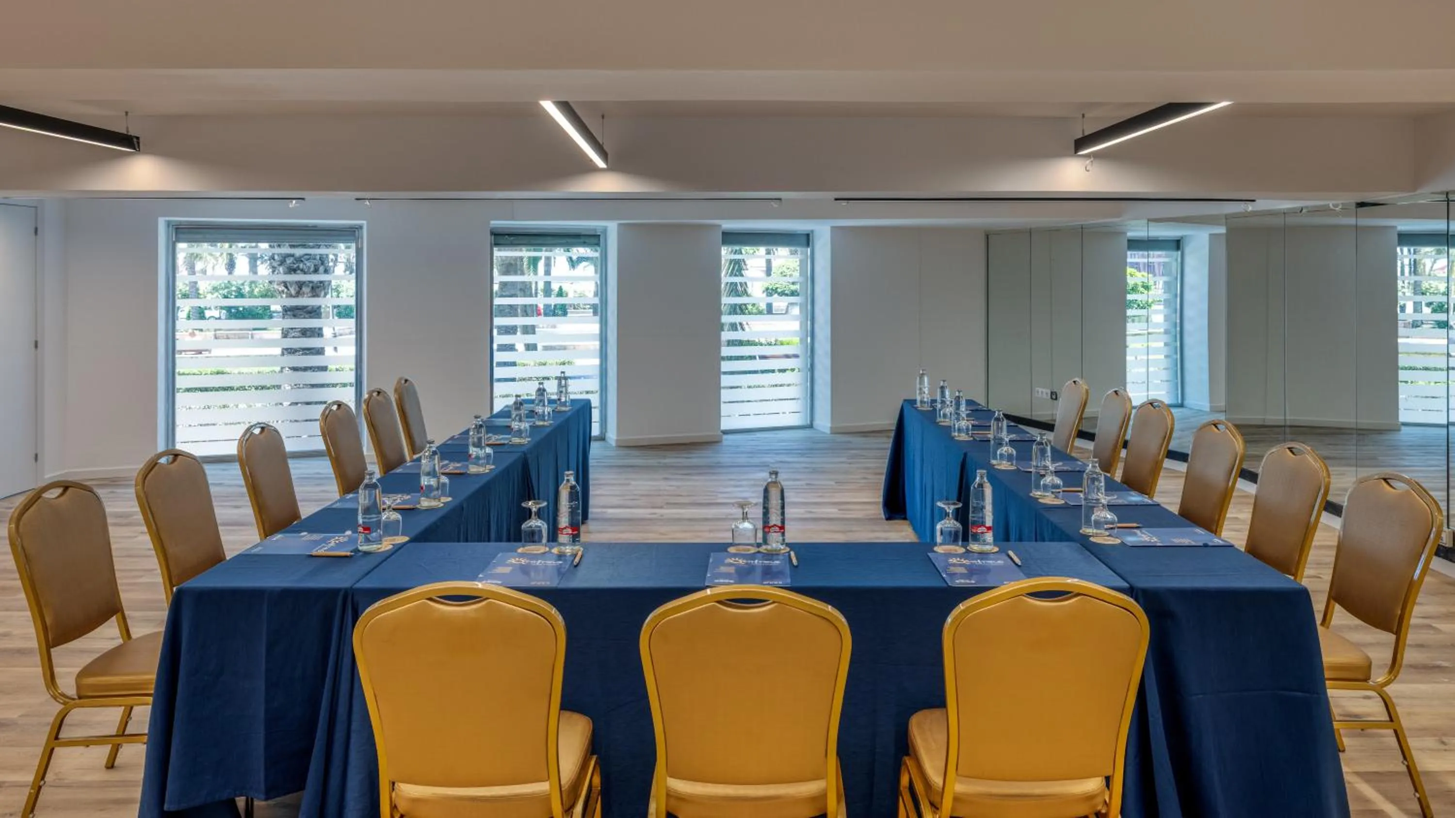 Banquet/Function facilities in Ohtels Gran Hotel Almeria