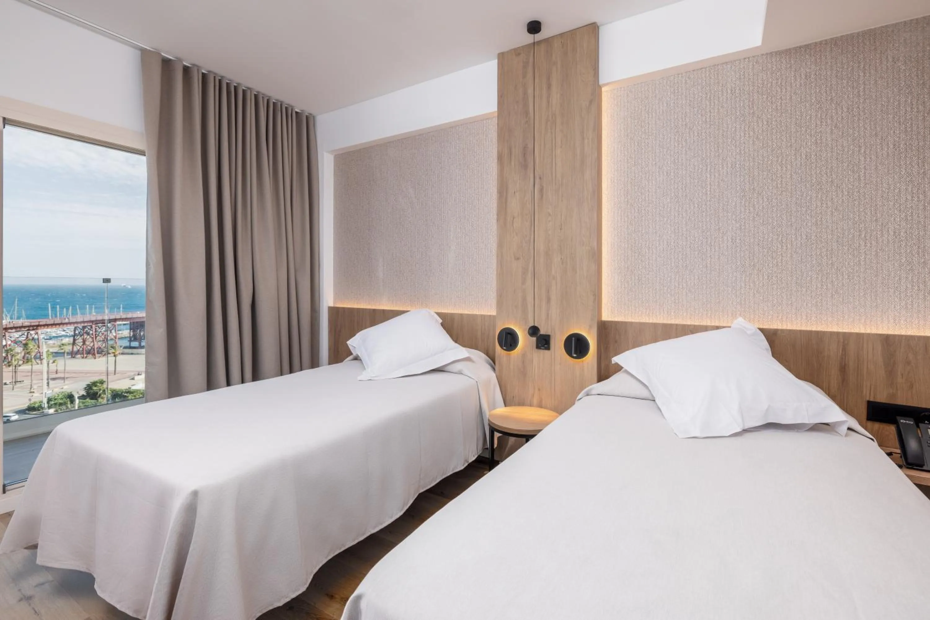 Bedroom, Bed in Ohtels Gran Hotel Almeria