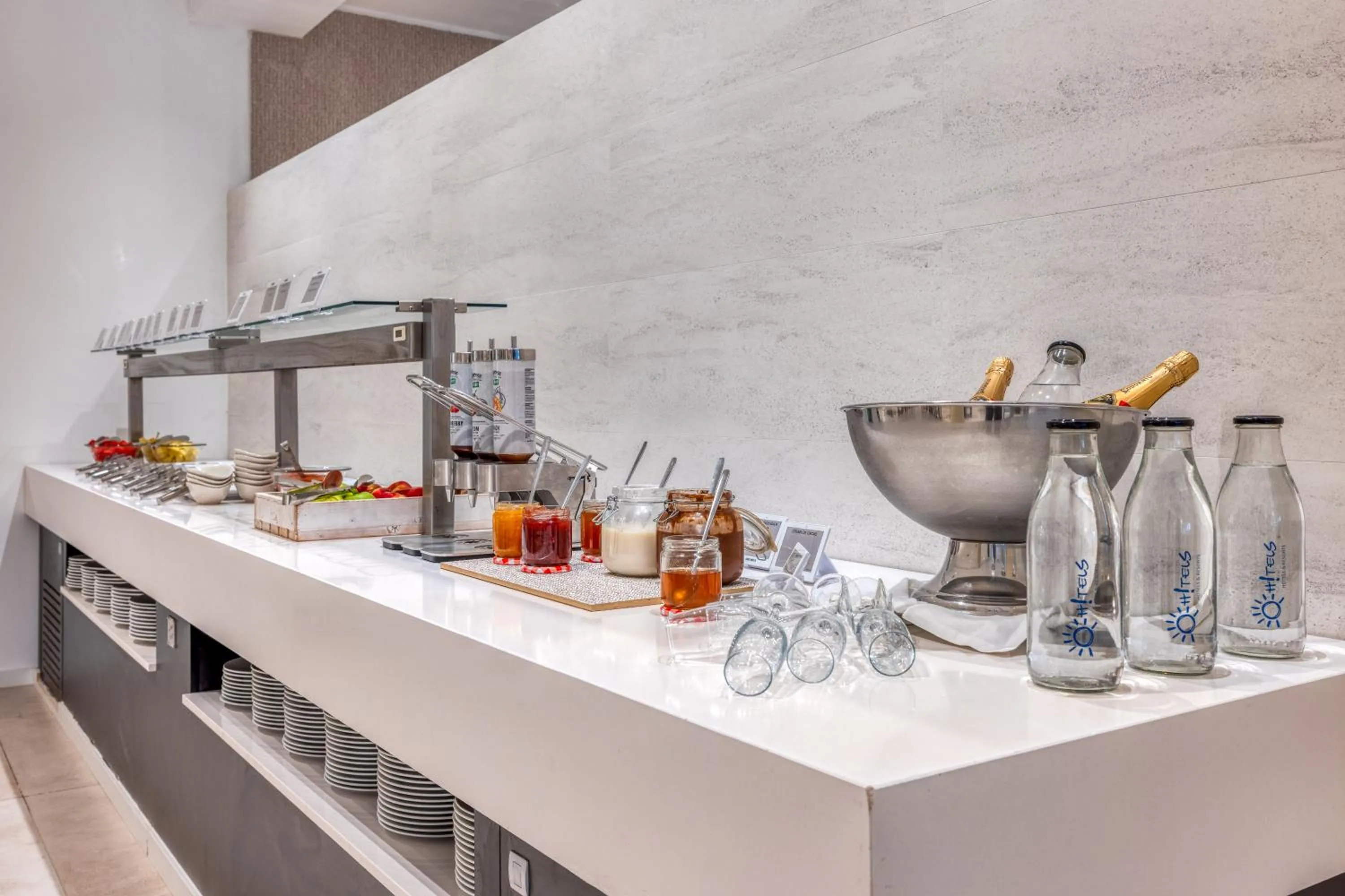 Restaurant/places to eat in Ohtels Gran Hotel Almeria