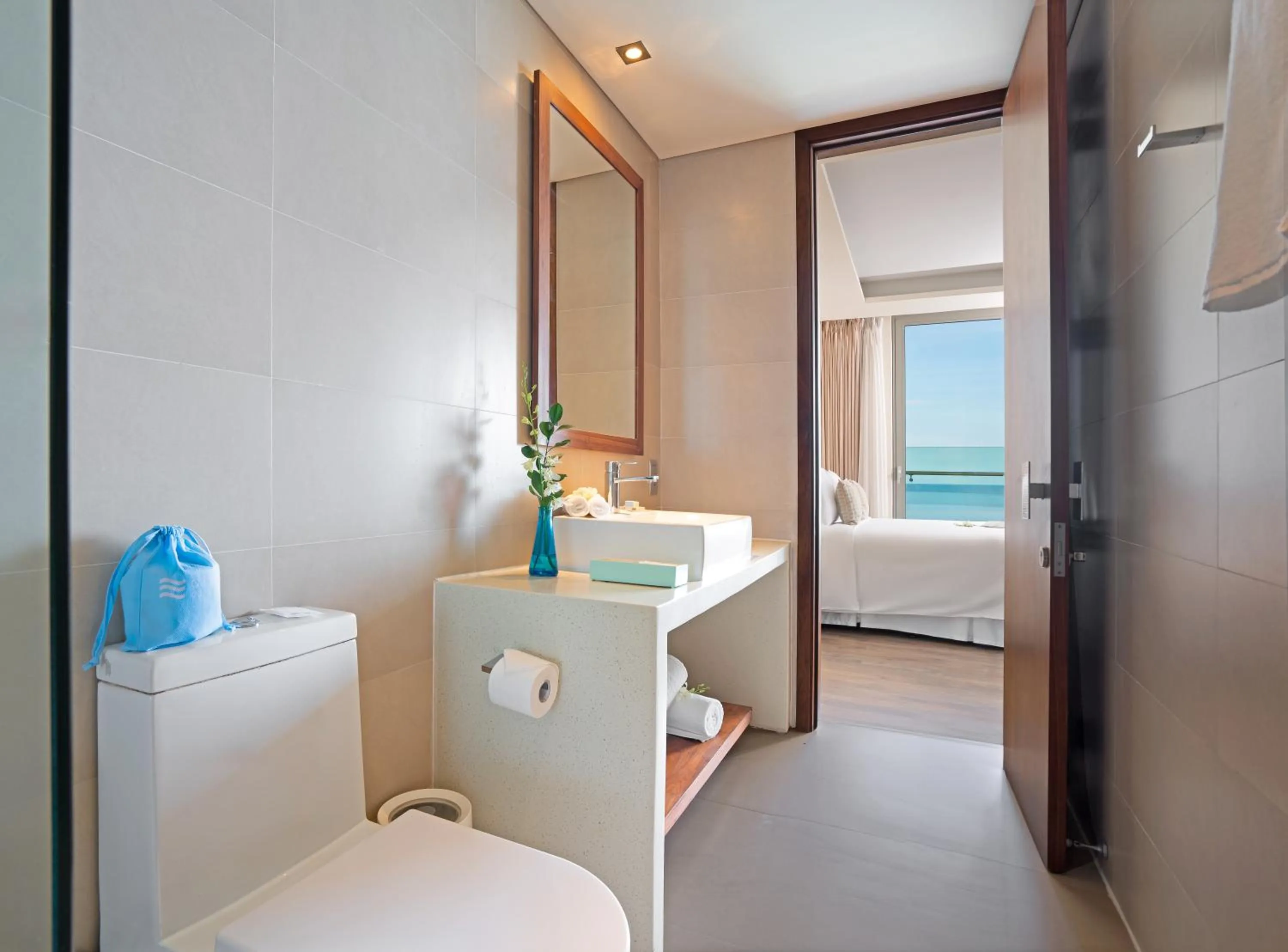 Bathroom, Bed in A La Carte Da Nang Beach