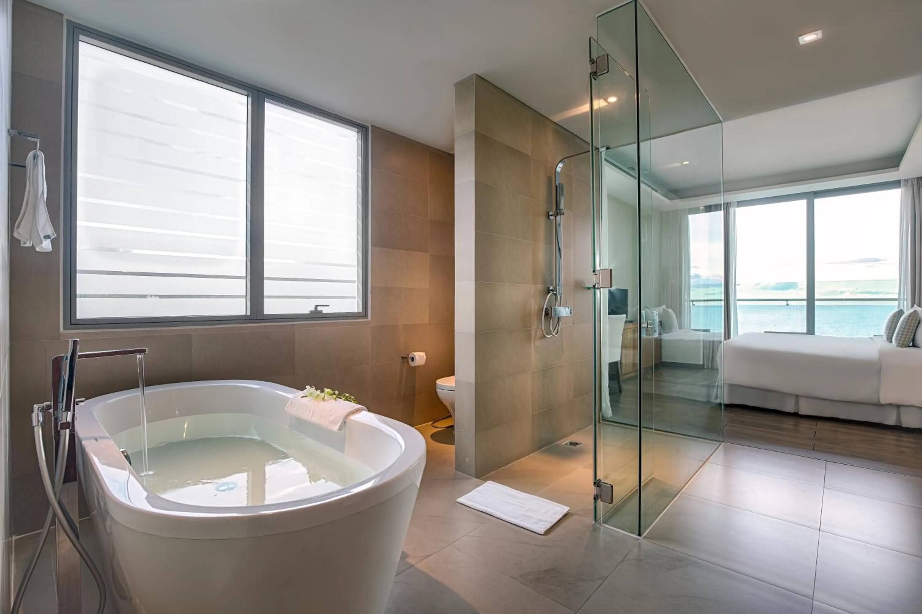 Shower, Bed in A La Carte Da Nang Beach
