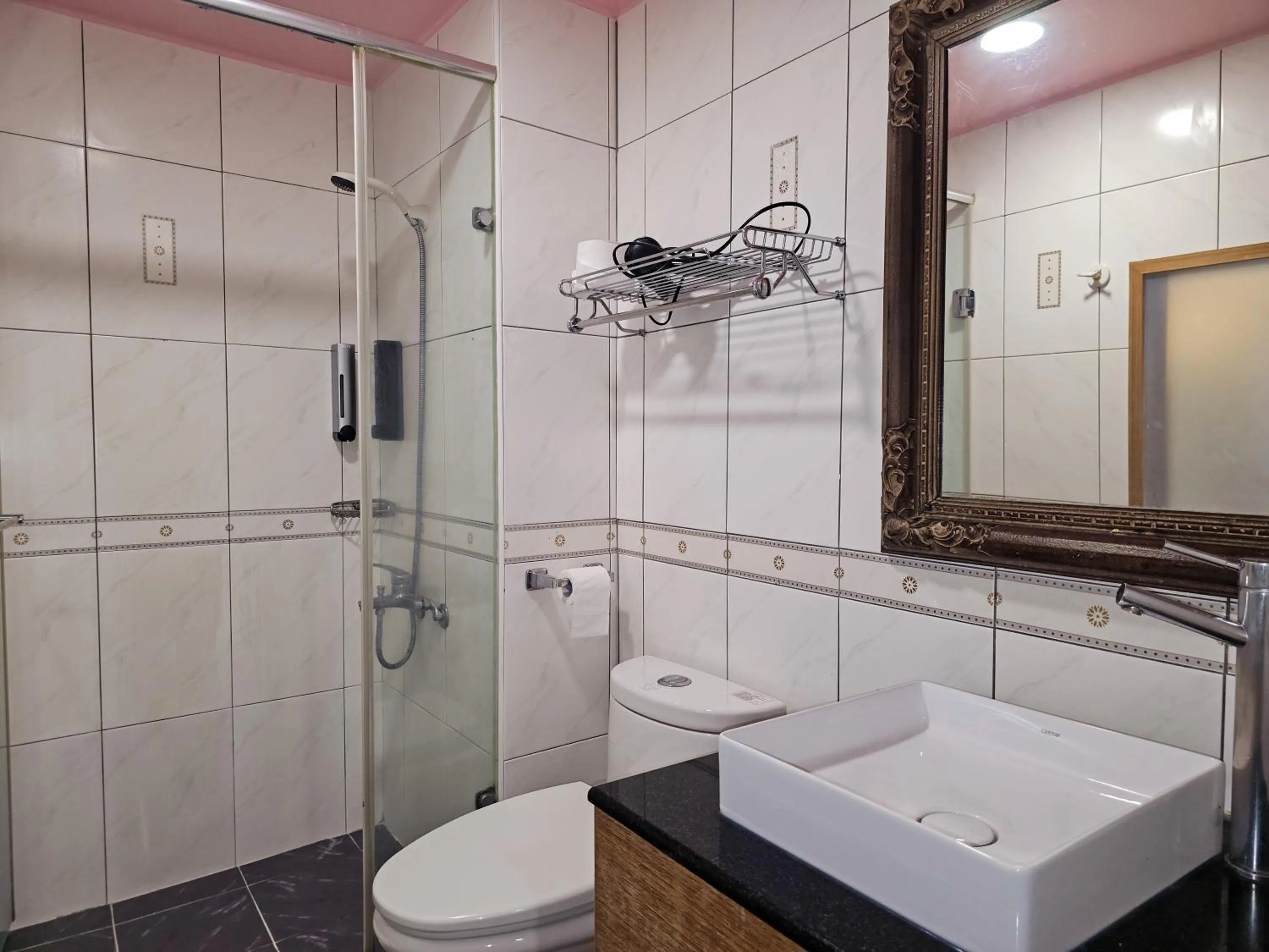 Shower in Kenting Dream Hotel