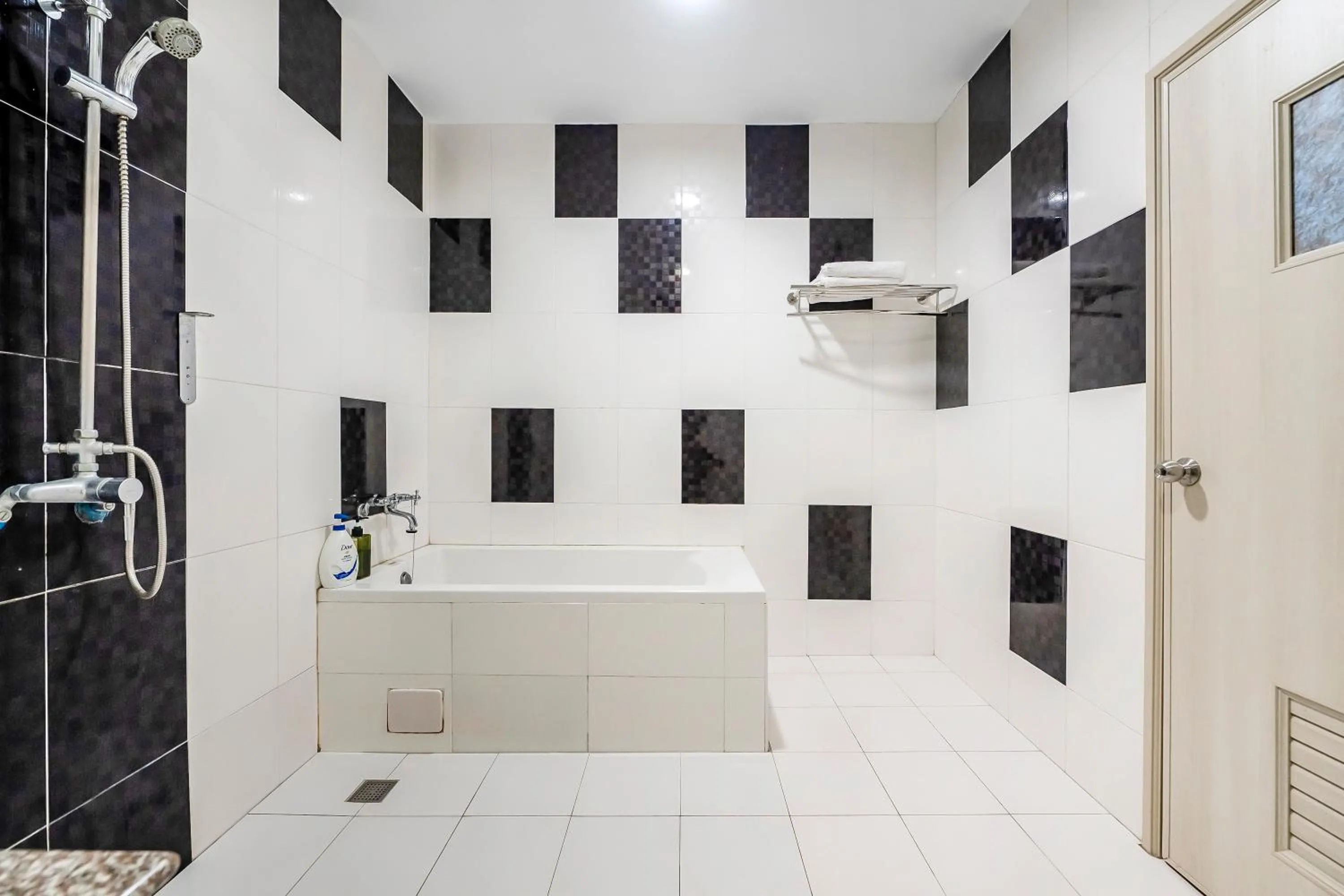 Bathroom in Wei Yuan Hotel