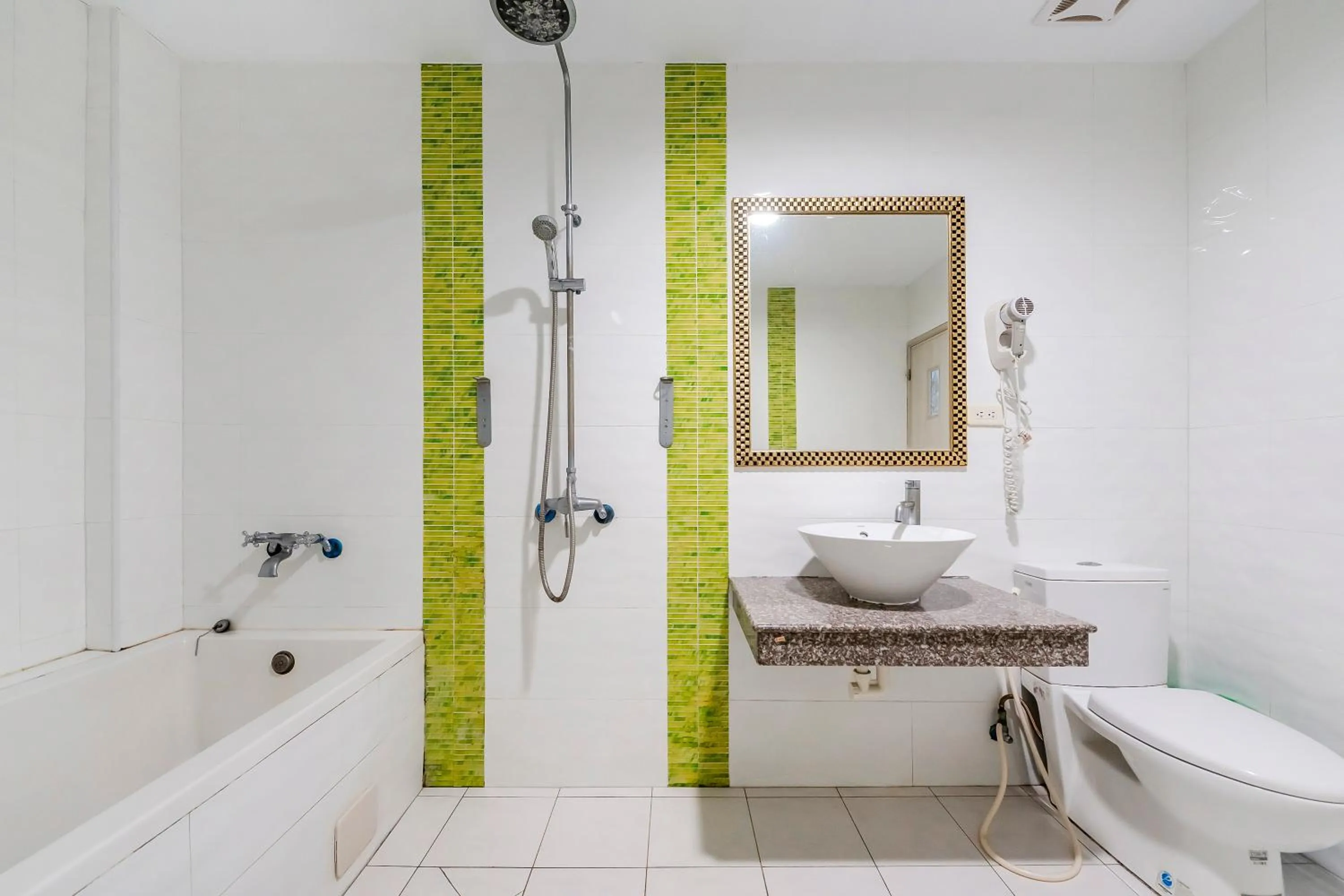 Bathroom in Wei Yuan Hotel