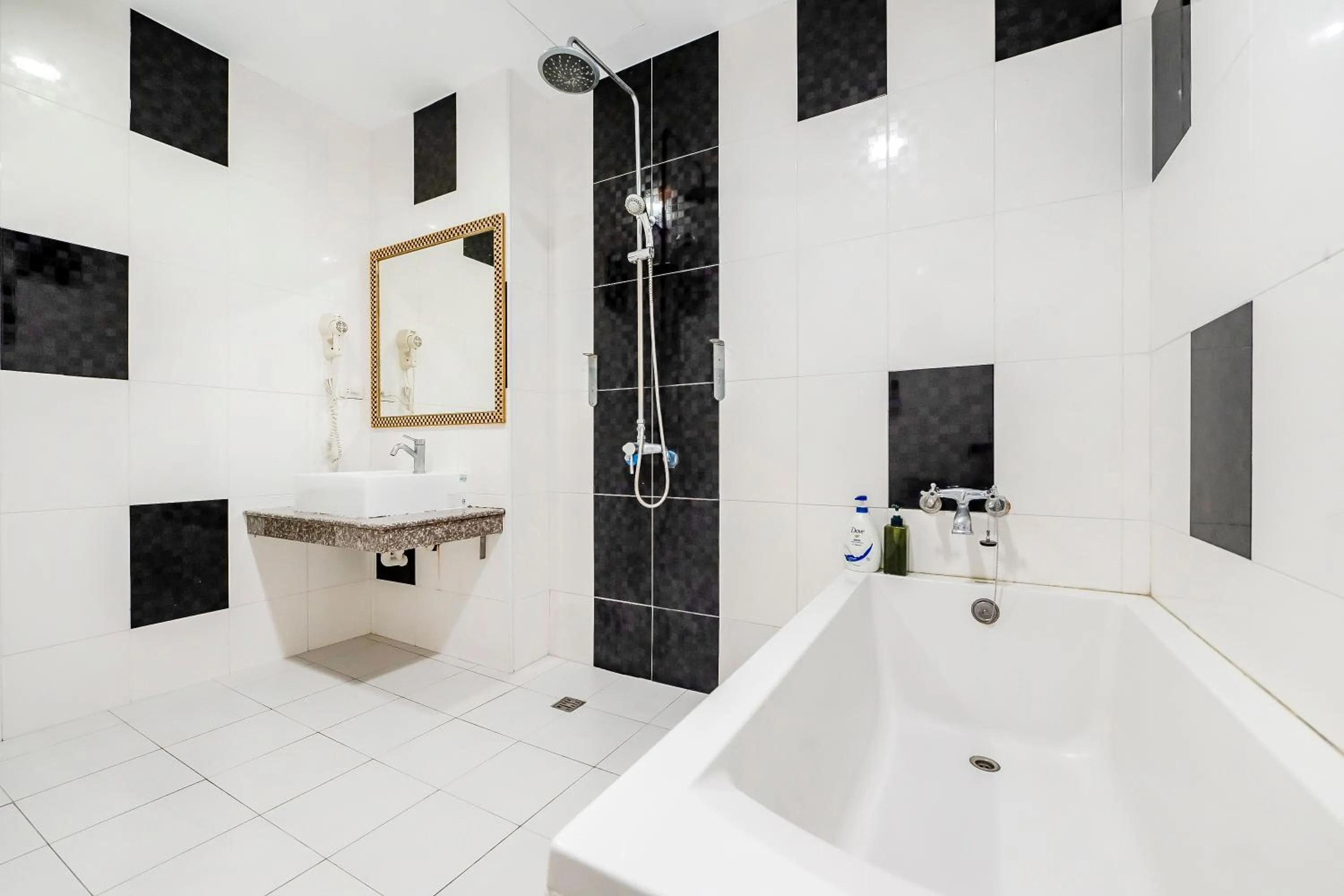 Bathroom in Wei Yuan Hotel