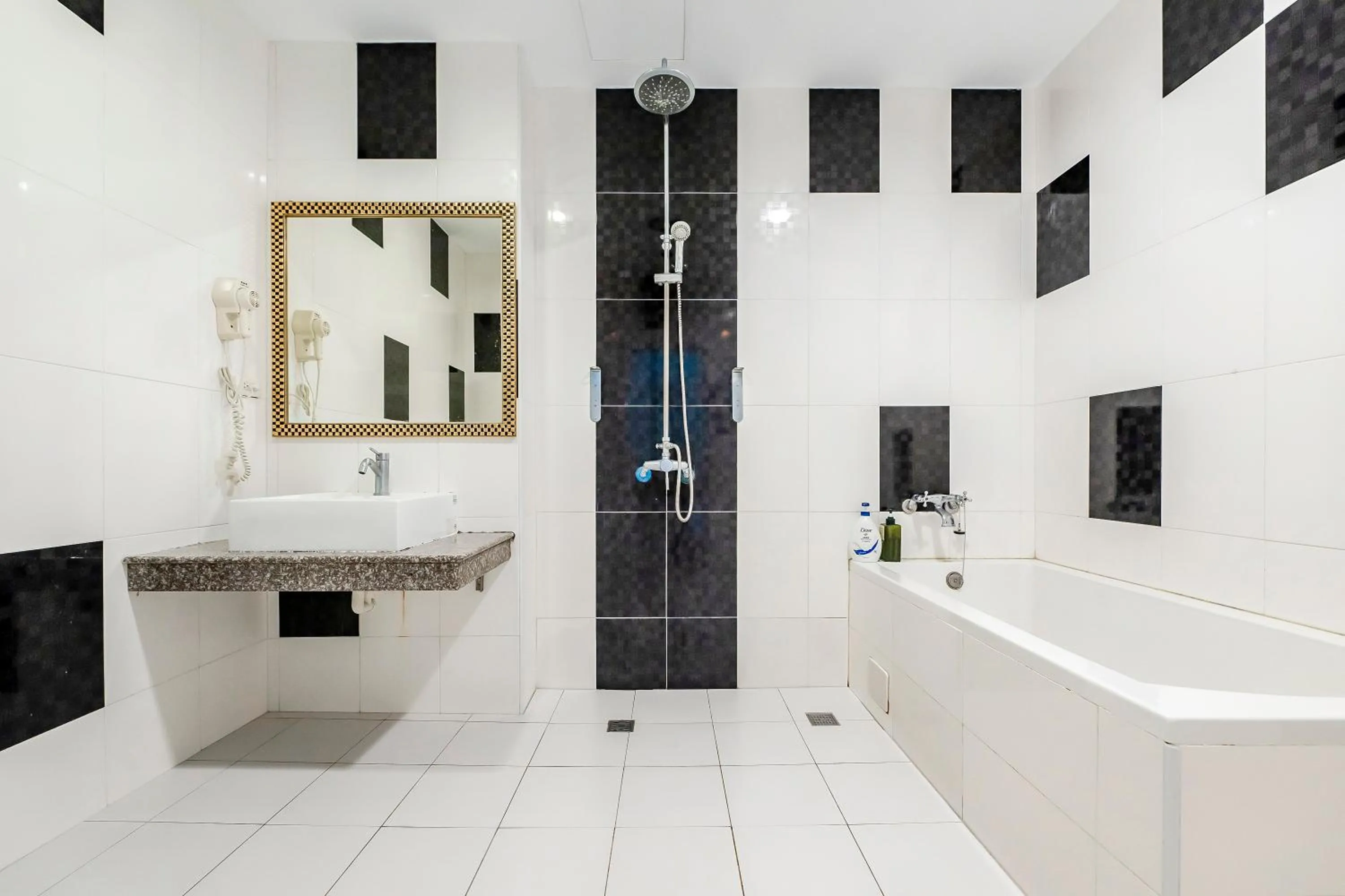 Bathroom in Wei Yuan Hotel