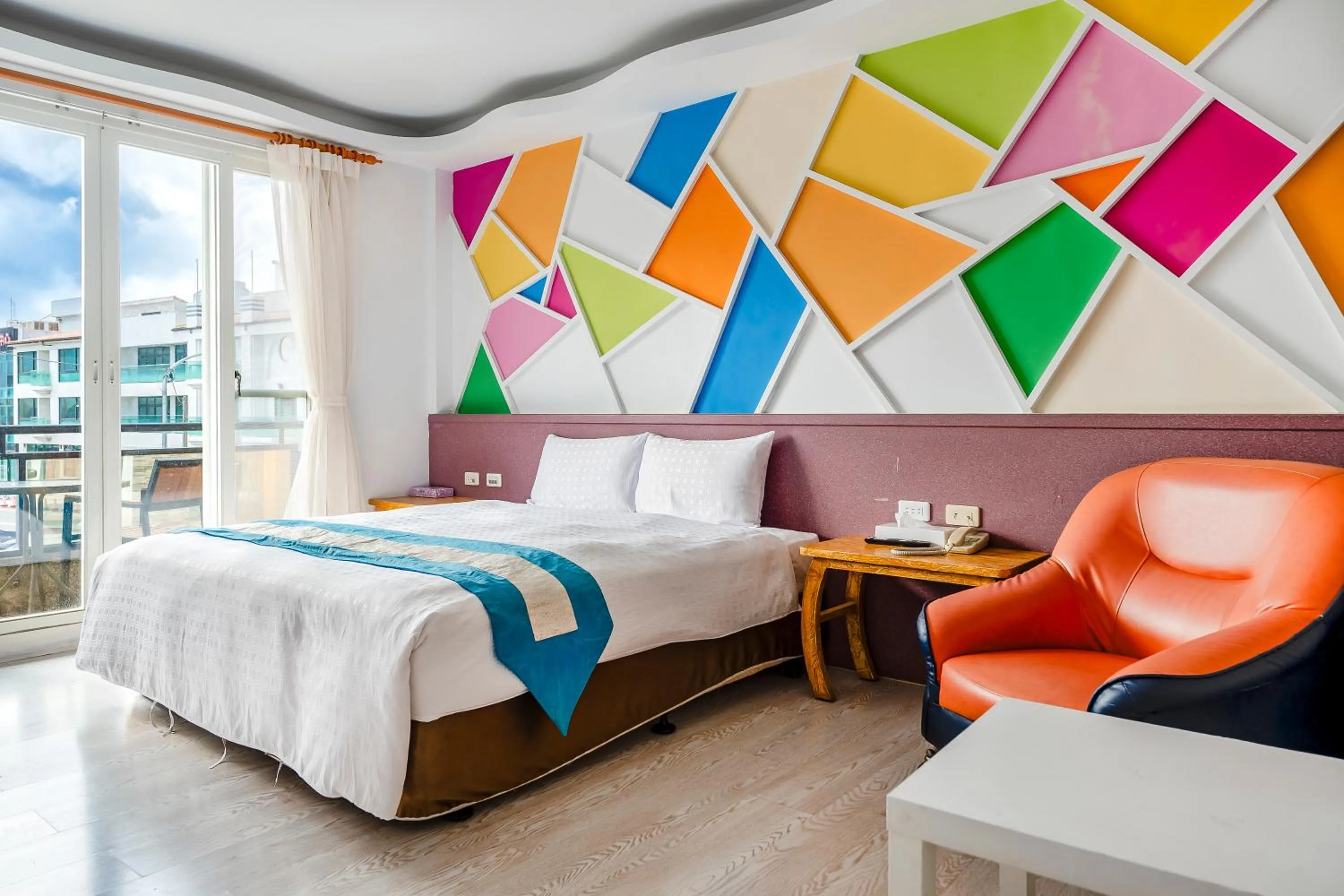 Photo of the whole room, Bed in Wei Yuan Hotel