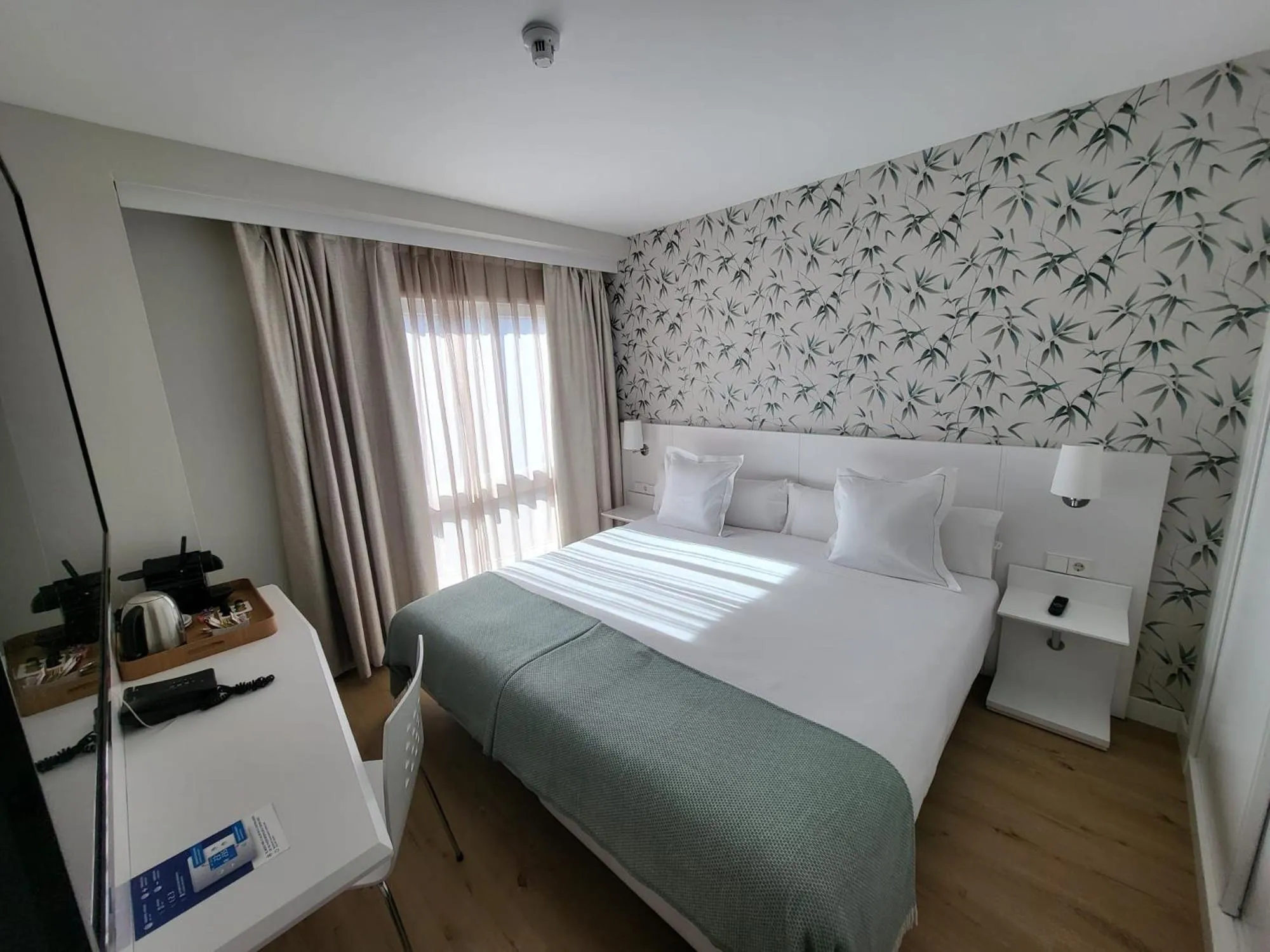 Bedroom, Bed in Hotel Monte Rozas