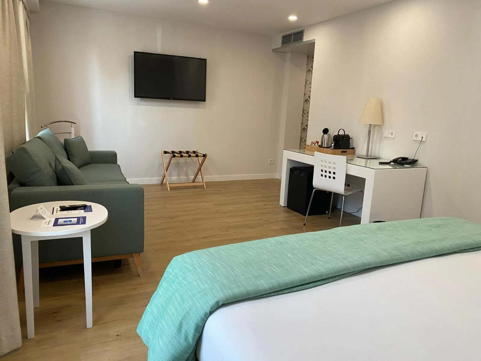 TV and multimedia, Bed in Hotel Monte Rozas