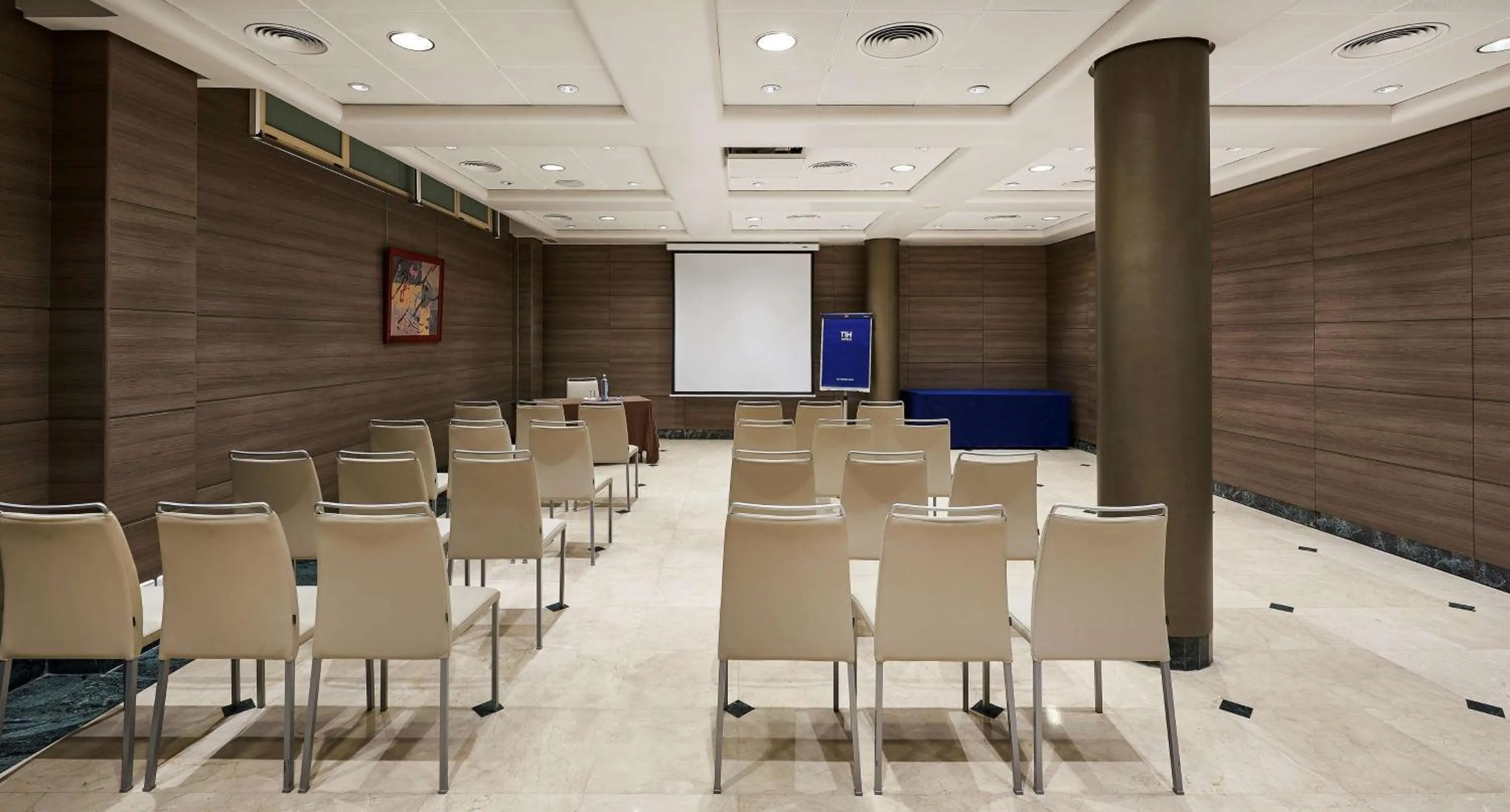 Meeting/conference room in NH Valencia Center