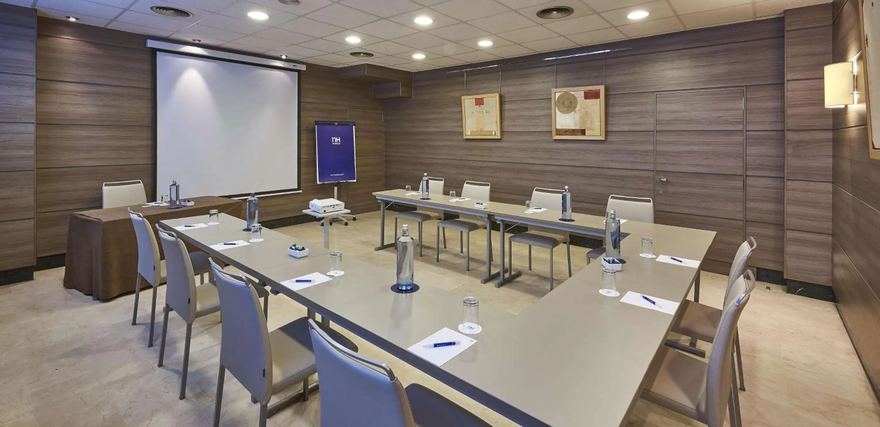 Meeting/conference room in NH Valencia Center