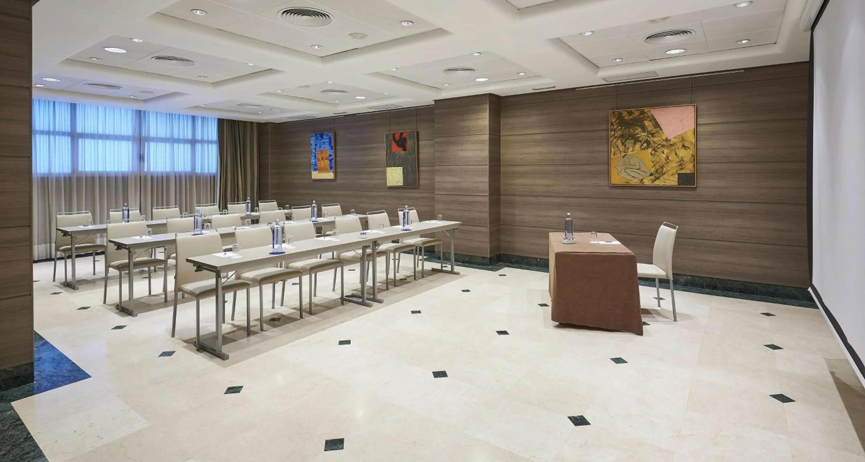 Meeting/conference room in NH Valencia Center