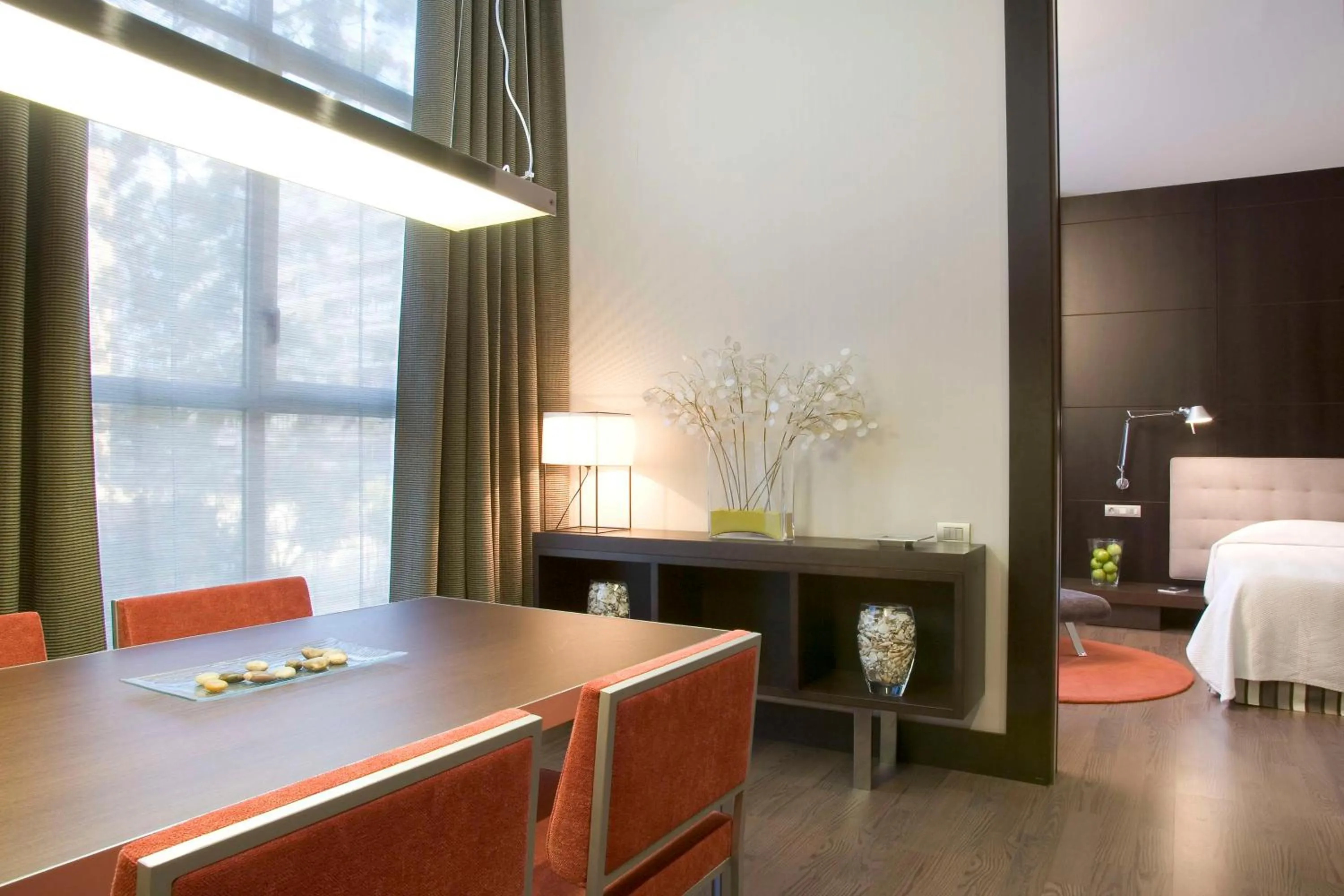 Bedroom, Bed in NH Valencia Center