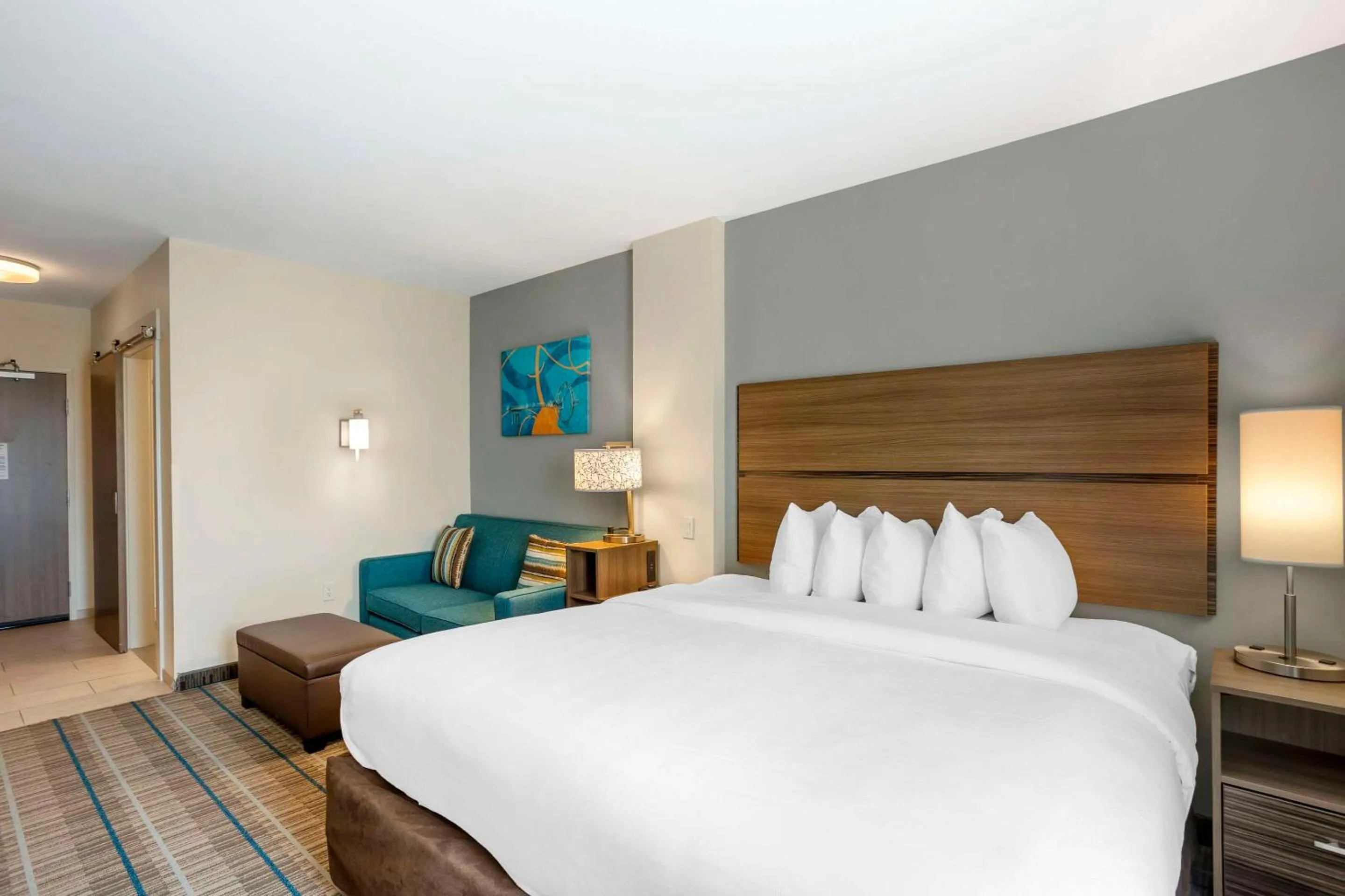 Bedroom, Bed in MainStay Suites North - Central York