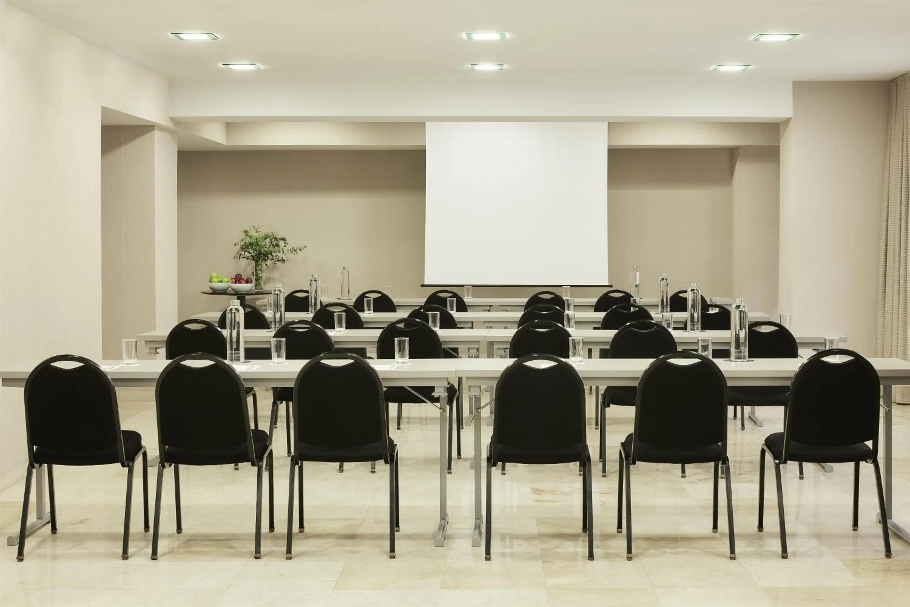 Meeting/conference room in iStay by NH Ciudad de Valencia Hotel