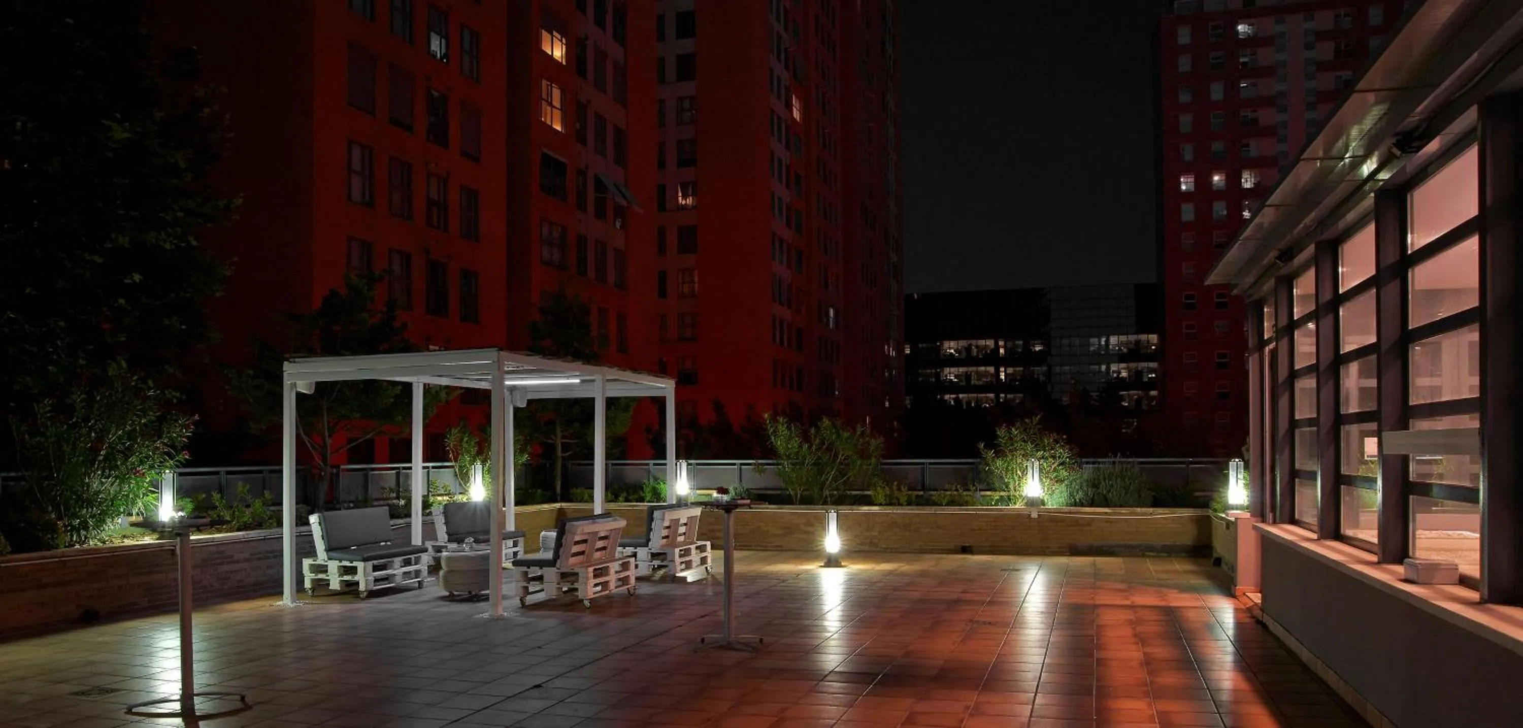 Property building in NH Valencia Las Artes