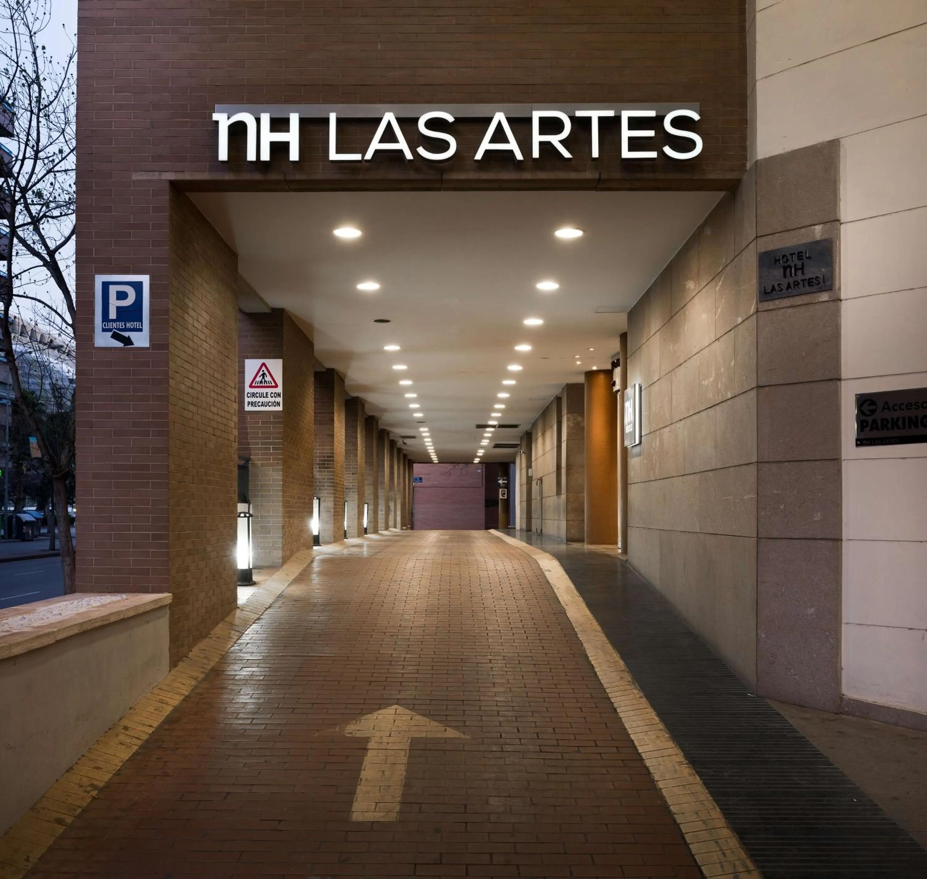 Property building in NH Valencia Las Artes
